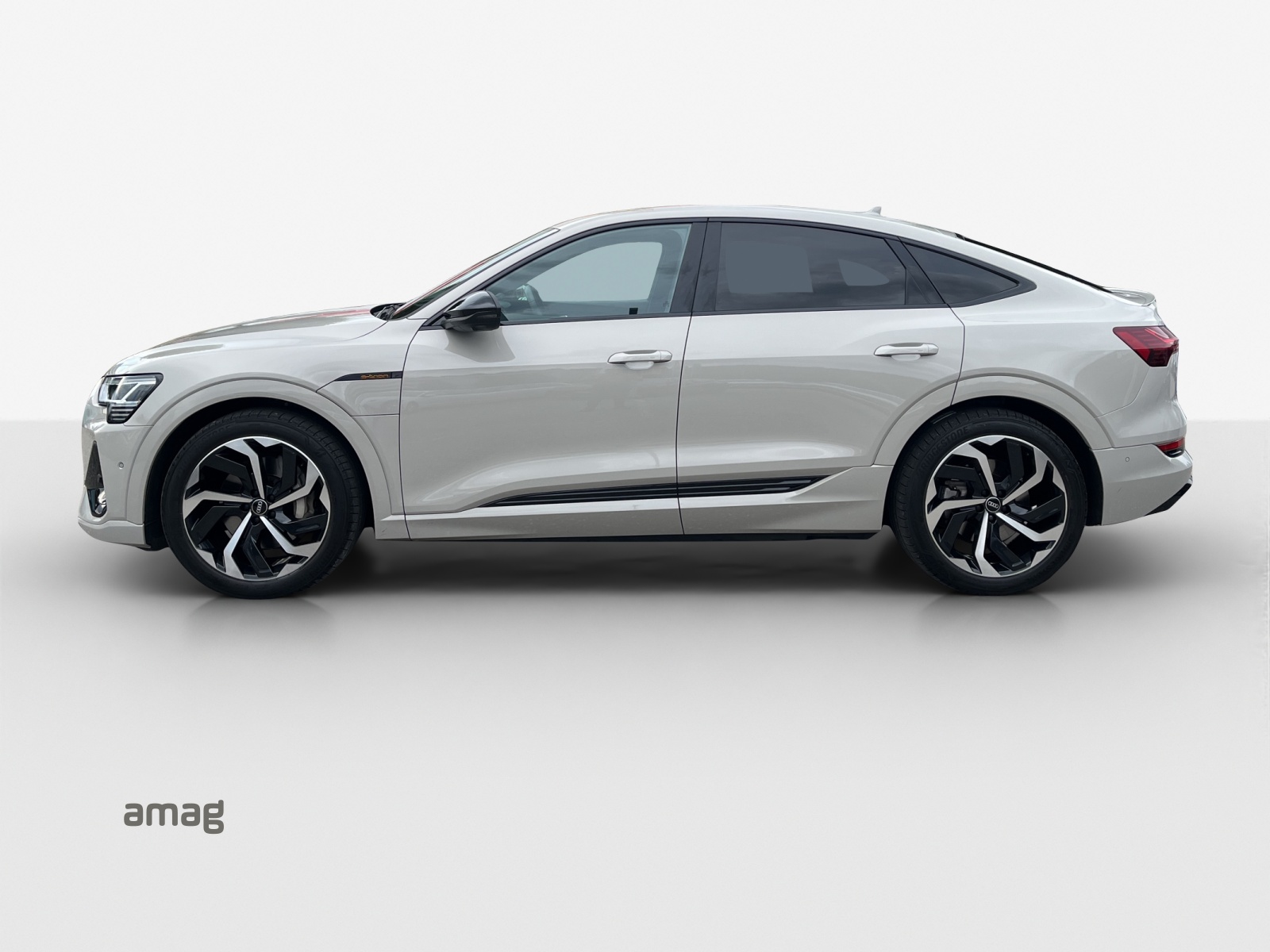 AUDI e-tron 55 Sportback S Line Black Edition quattro-image-1