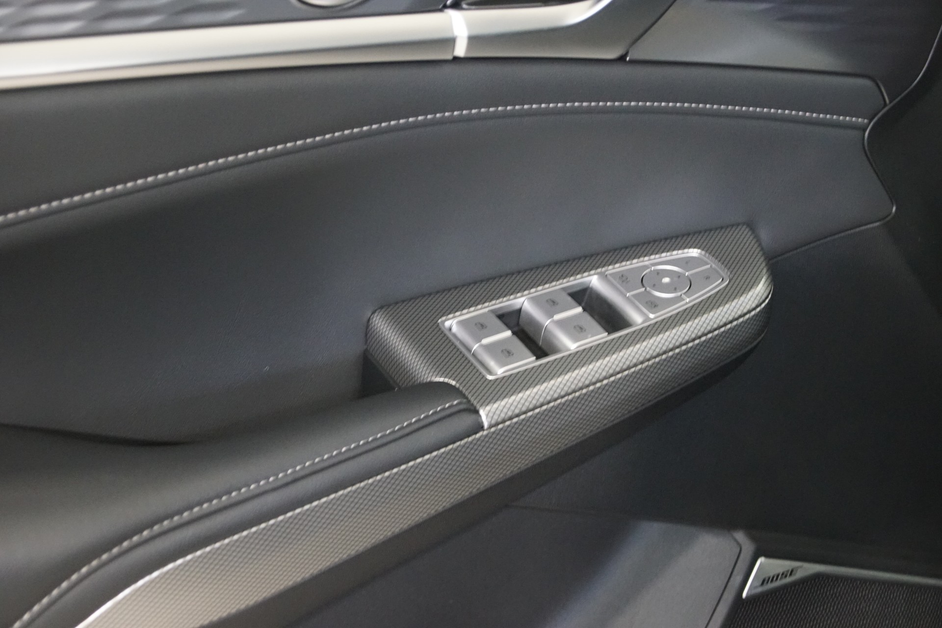 MG S9 1.5 TGDI PHEV Premium +swiss+-image-17
