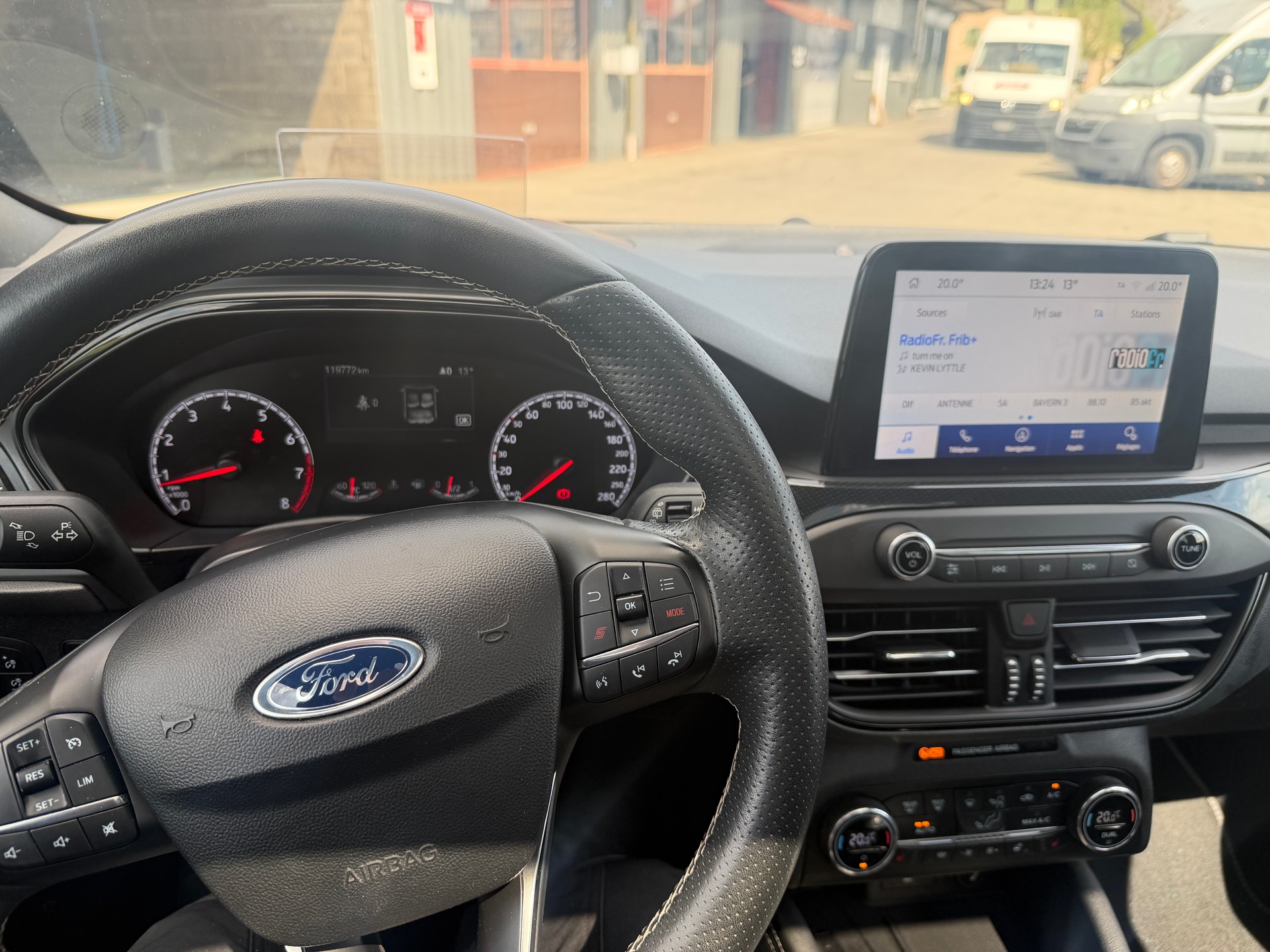 FORD Focus ST 2.3 EcoBoost-image-4
