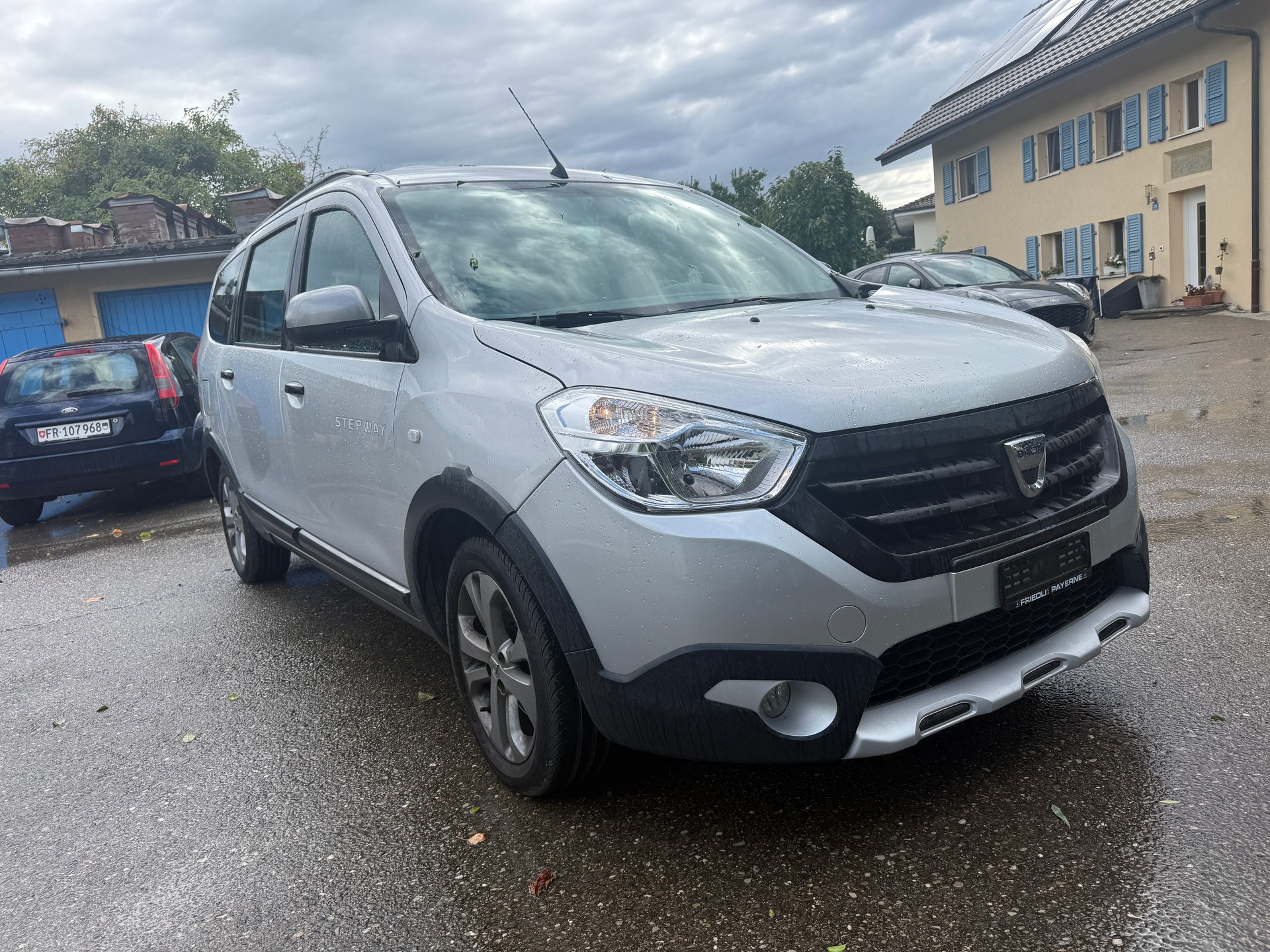 DACIA Lodgy 1.2 T Stepway 7PL-image-1