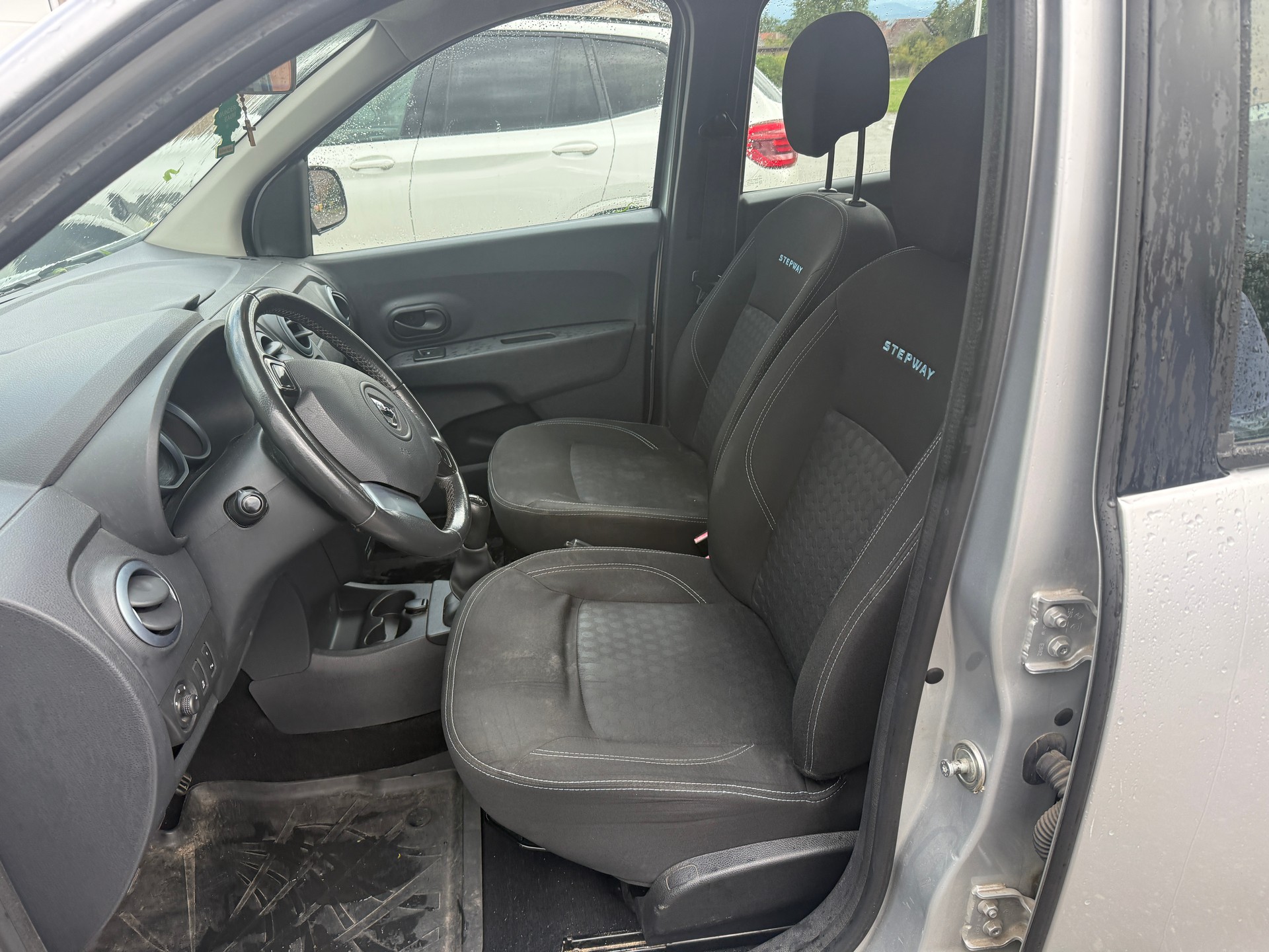 DACIA Lodgy 1.2 T Stepway 7PL-image-8