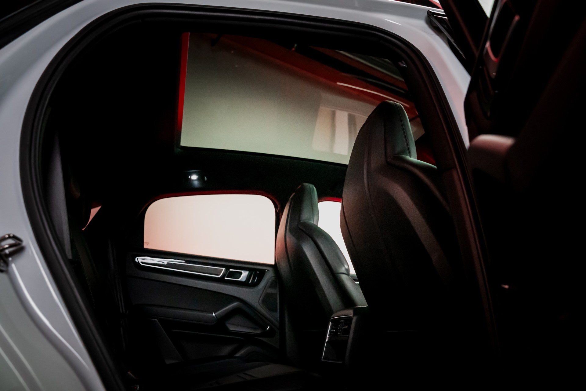 PORSCHE Cayenne Coupé 2.9 V6 S / CH-Fahrzeug / Sport Chrono / Panorama-image-18