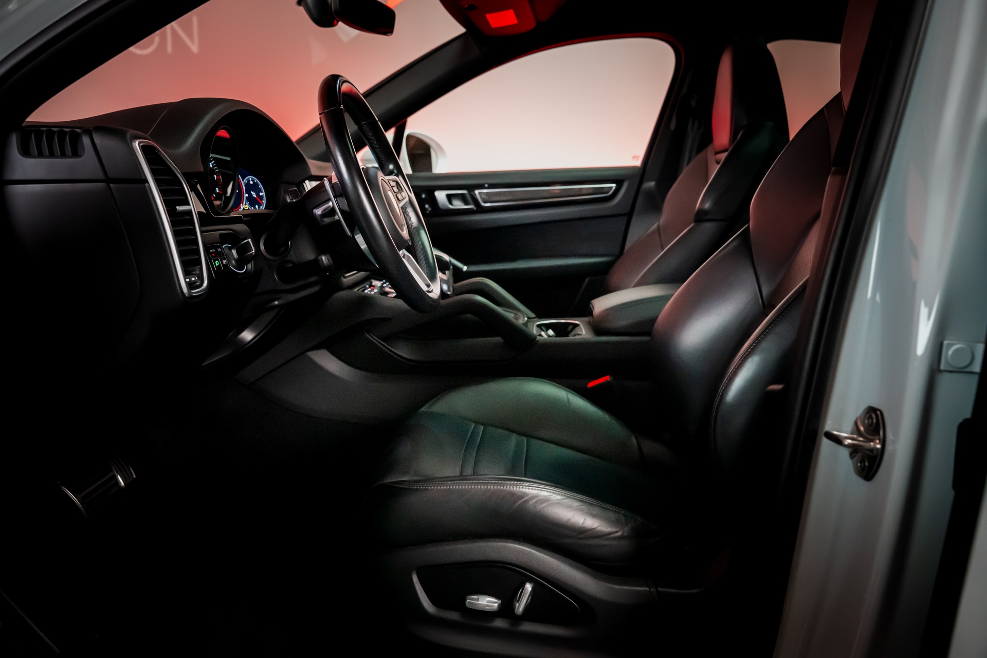 PORSCHE Cayenne Coupé 2.9 V6 S / CH-Fahrzeug / Sport Chrono / Panorama-image-14