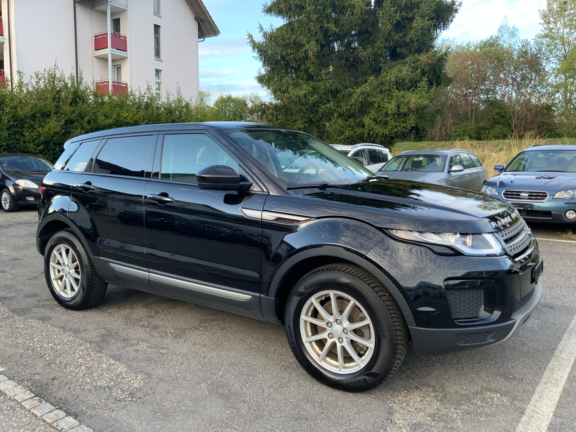 LAND ROVER Range Rover Evoque 2.0 TD4 SE-image-2