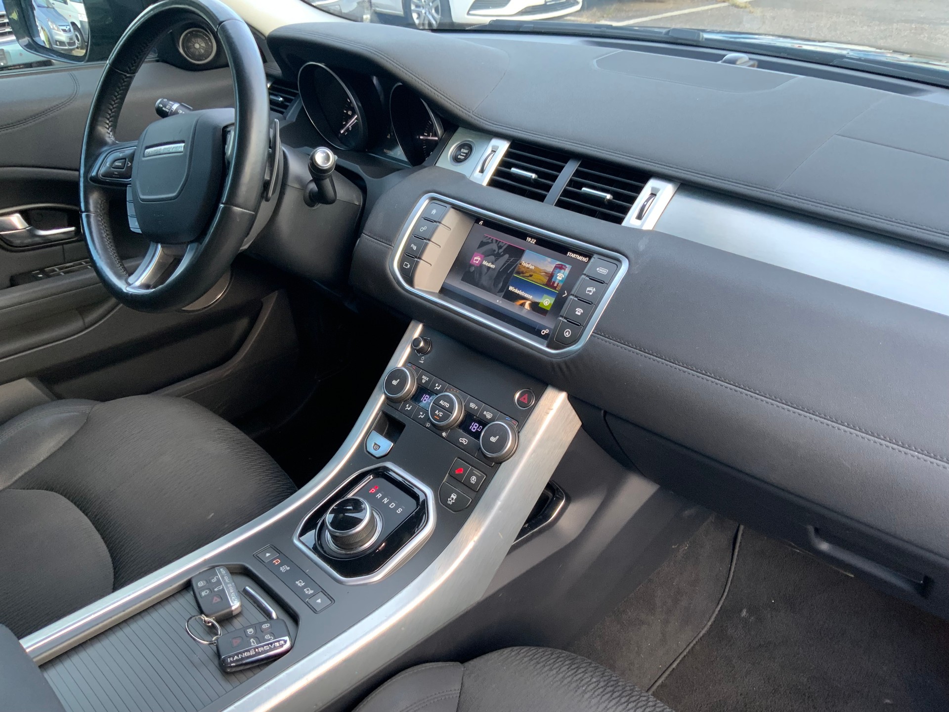 LAND ROVER Range Rover Evoque 2.0 TD4 SE-image-12