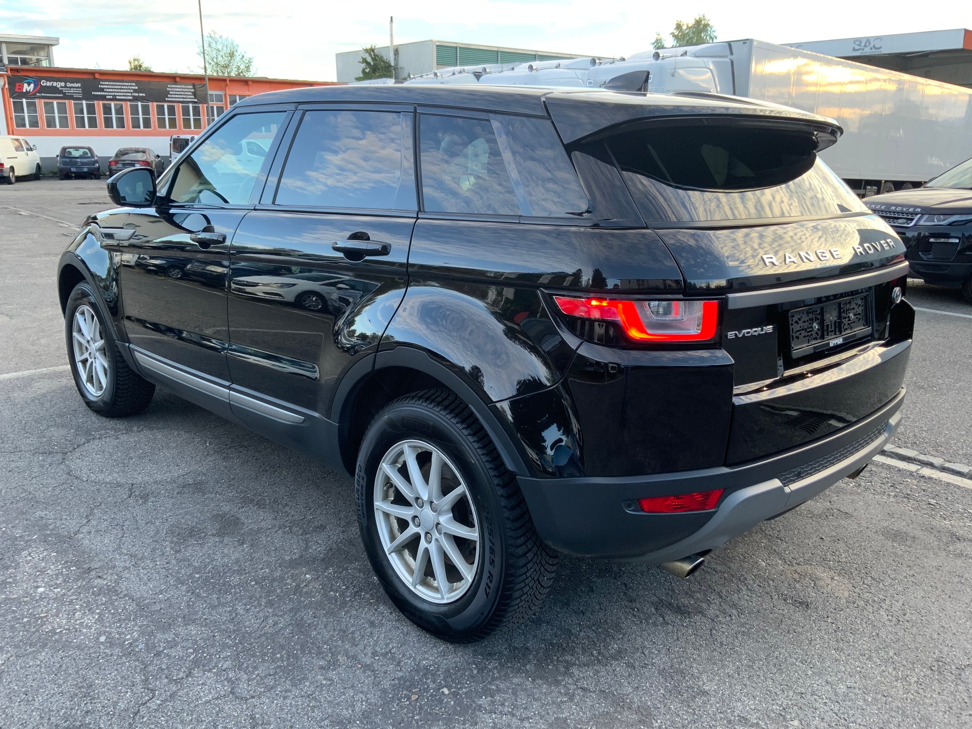 LAND ROVER Range Rover Evoque 2.0 TD4 SE-image-4
