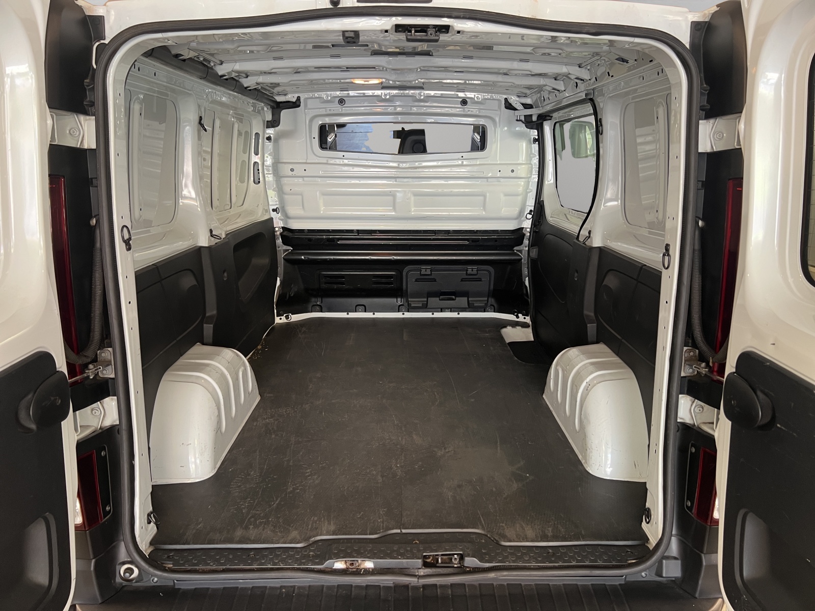 OPEL Vivaro Kaw. 2.7 t L1 H1 1.6 CDTI 95-image-11