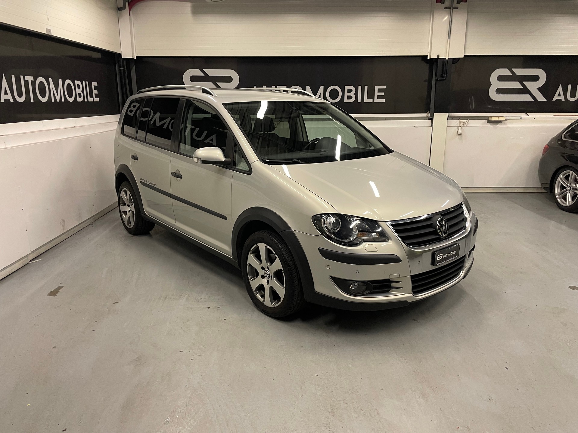 VW CrossTouran 1.4 TSI 7-Plätze-image-1