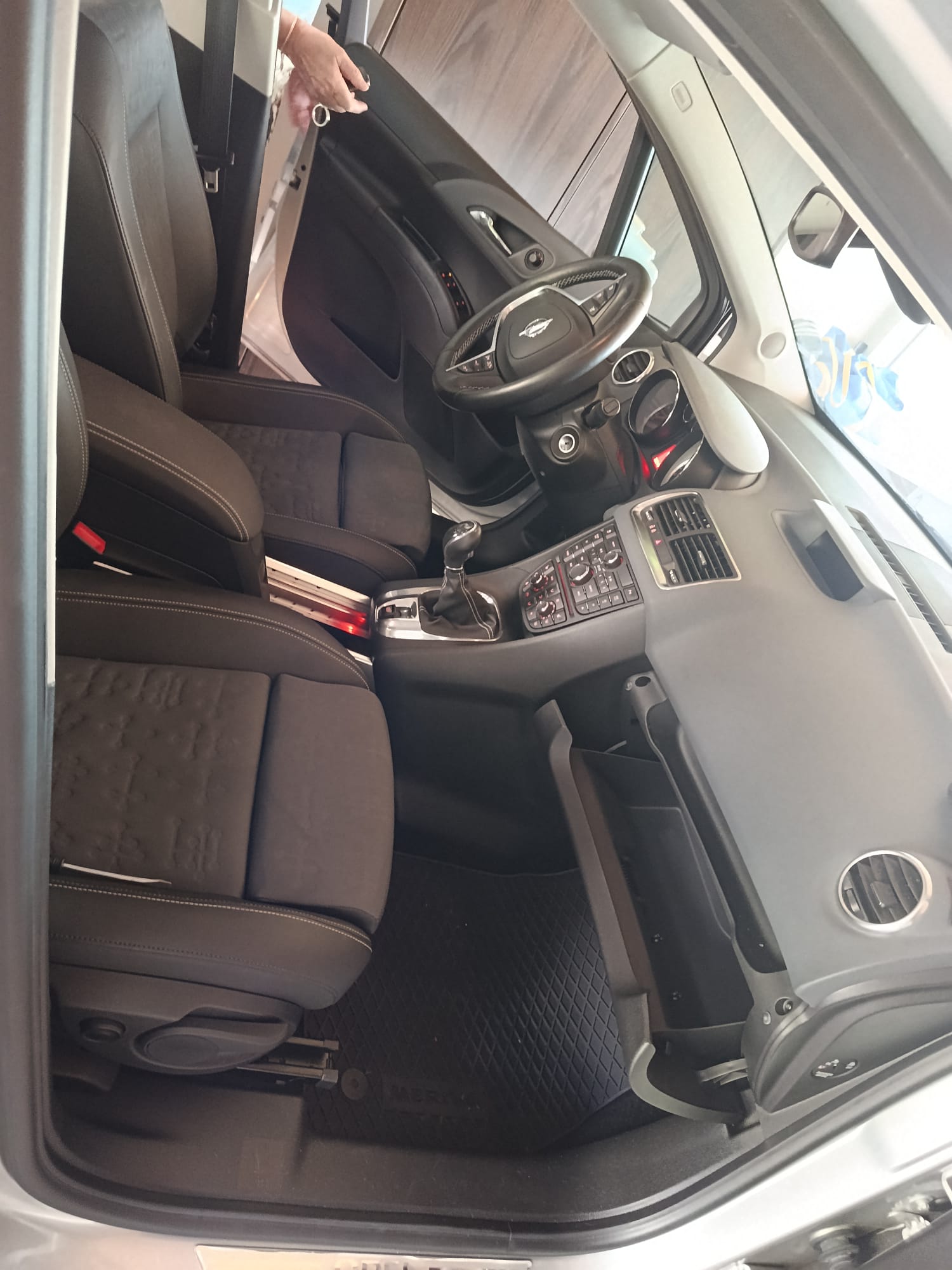 OPEL Meriva 1.4 Turbo Cosmo-image-0