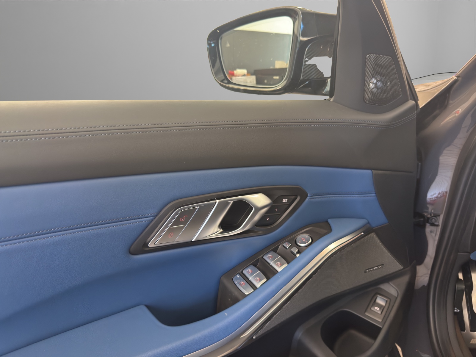 BMW M3 Competition M xDrive Limousine-image-12