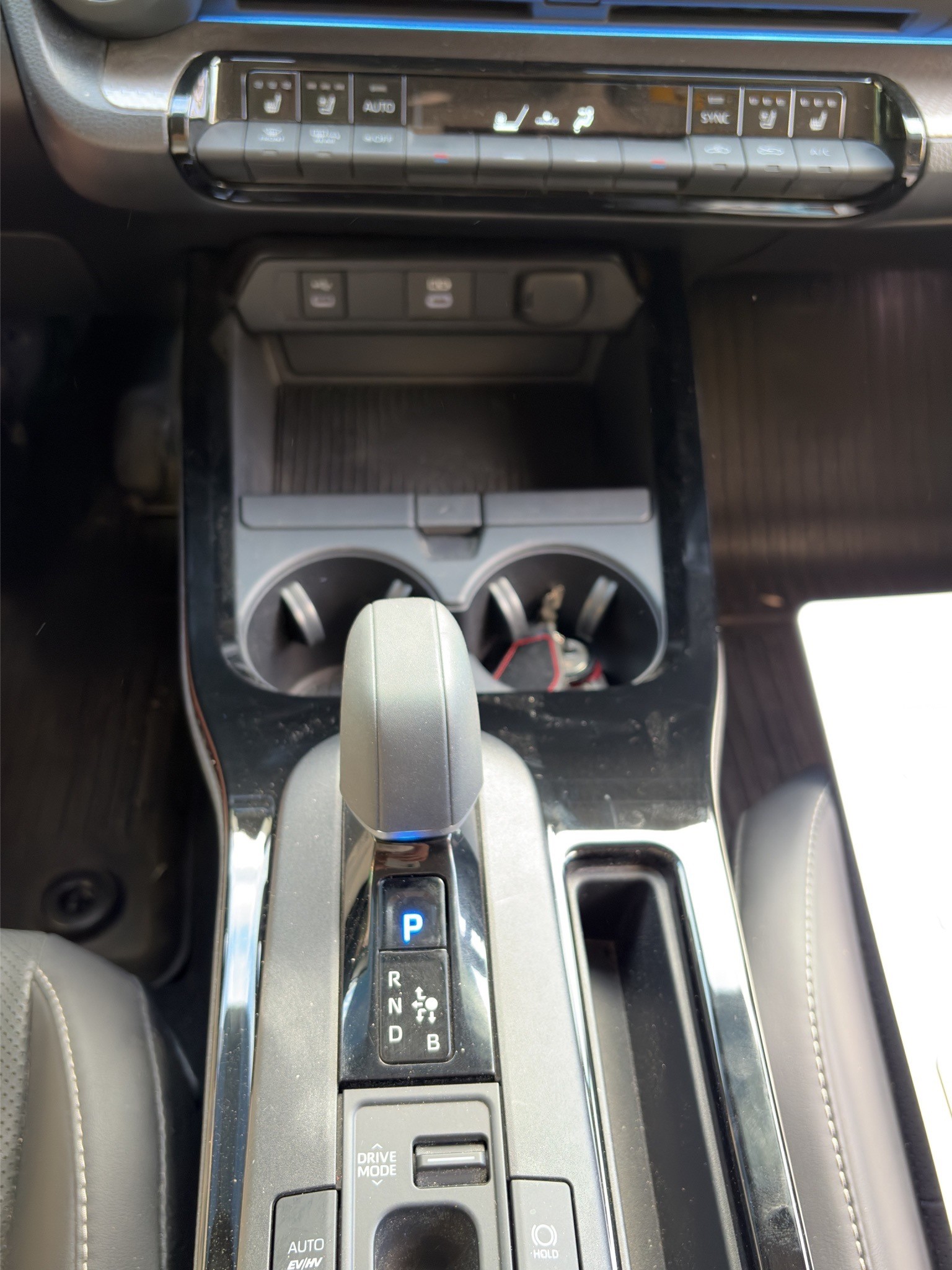 TOYOTA Prius 2,0 VVT-i Plug-in Hybrid Premium-image-25