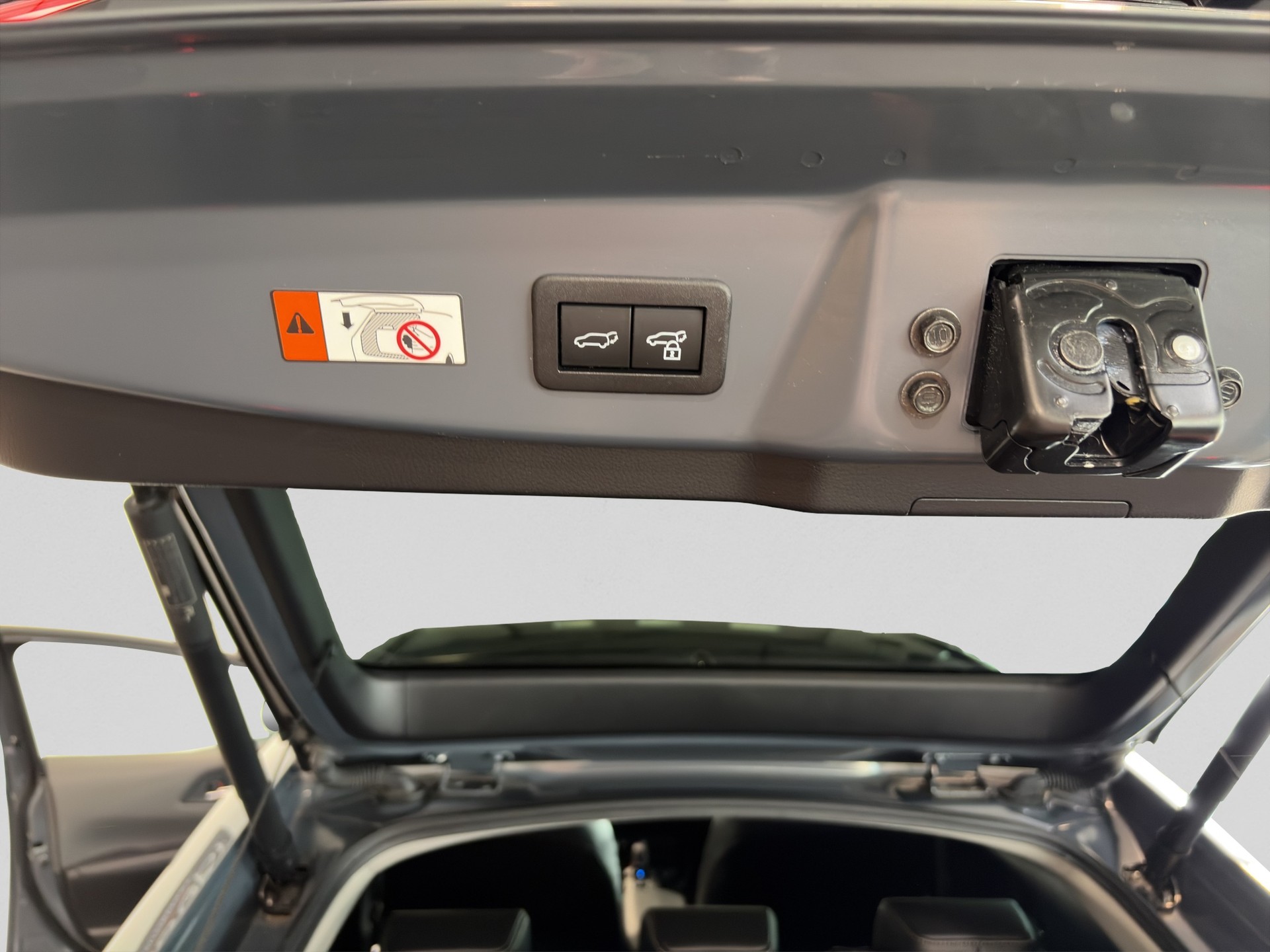TOYOTA Prius 2,0 VVT-i Plug-in Hybrid Premium-image-14