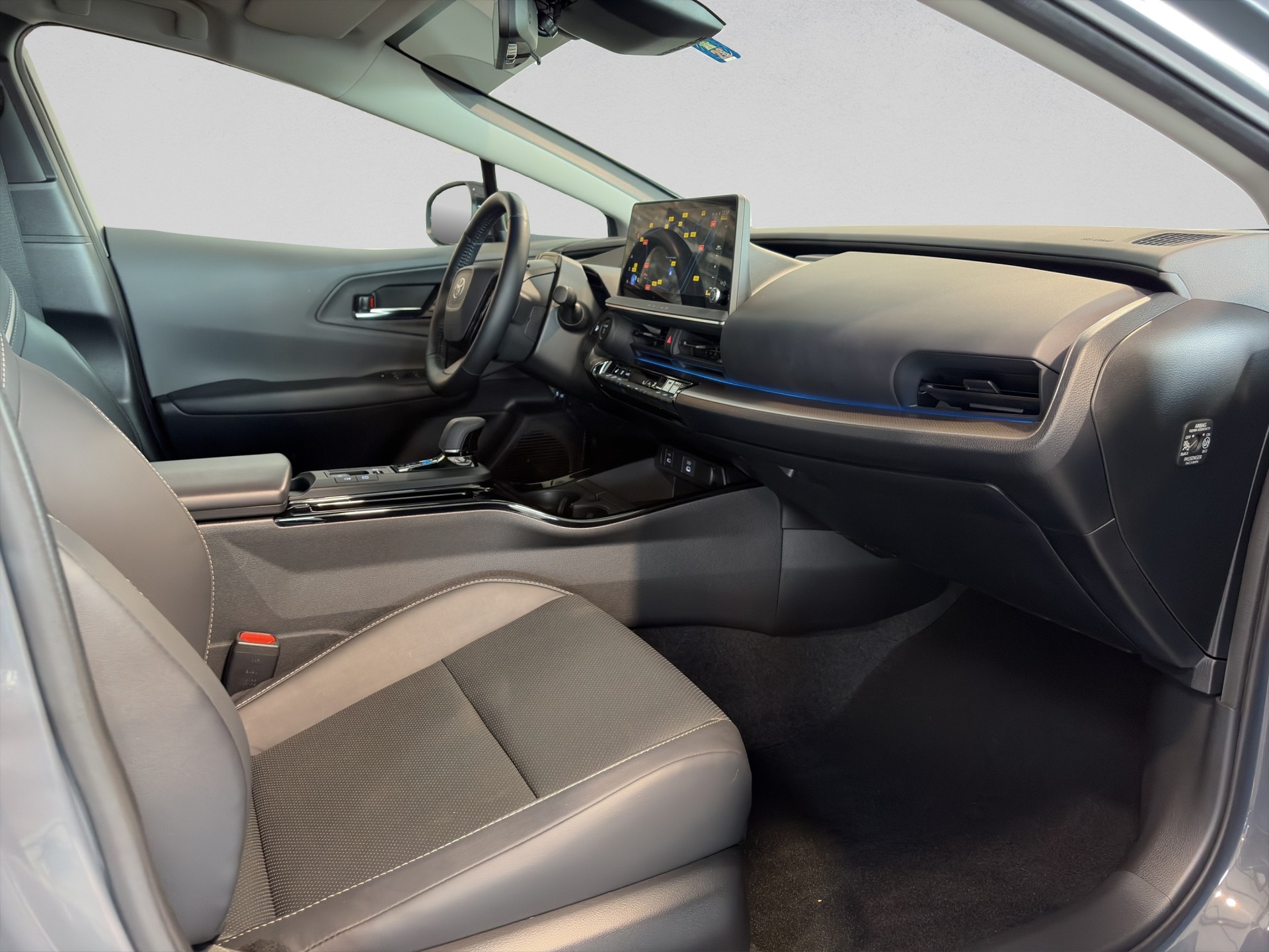 TOYOTA Prius 2,0 VVT-i Plug-in Hybrid Premium-image-15