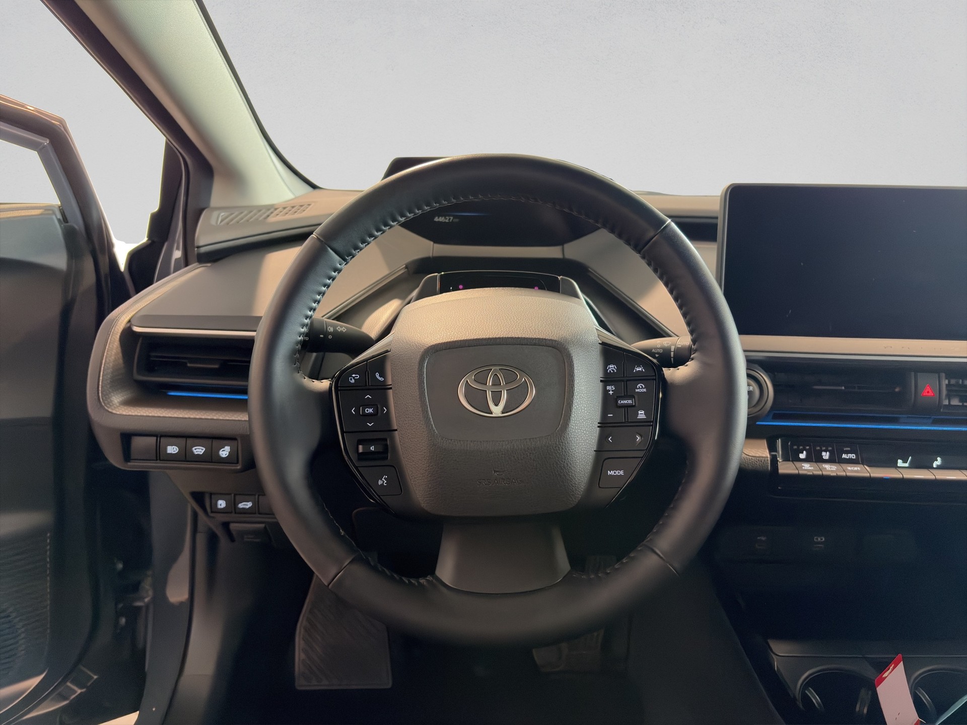 TOYOTA Prius 2,0 VVT-i Plug-in Hybrid Premium-image-10