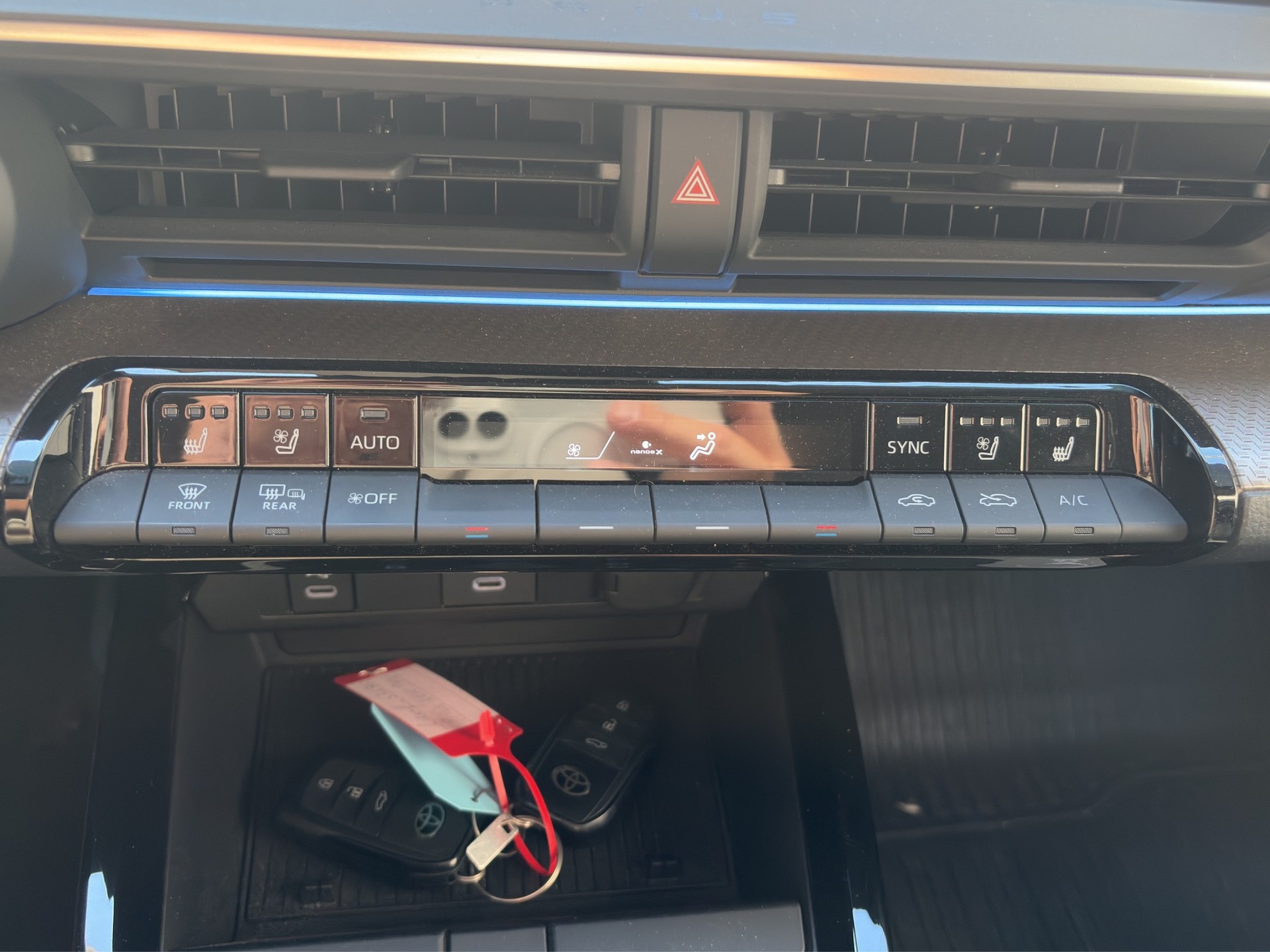 TOYOTA Prius 2,0 VVT-i Plug-in Hybrid Premium-image-20