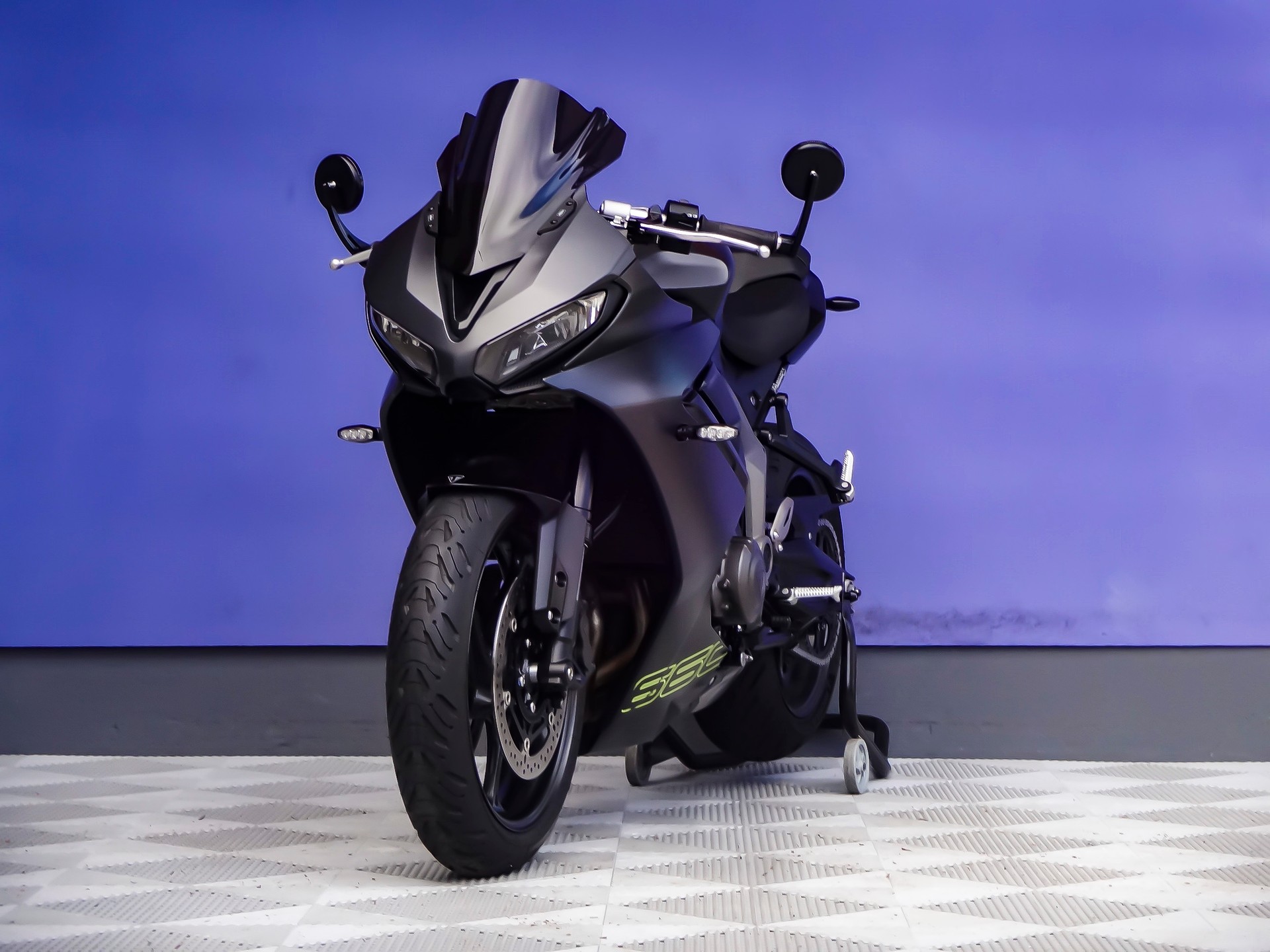 TRIUMPH Daytona 660 (35kW)-showroom-element-3