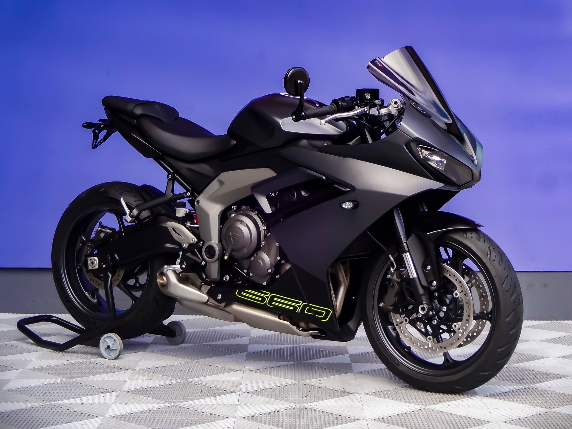 TRIUMPH Daytona 660 (35kW)-showroom-element-1