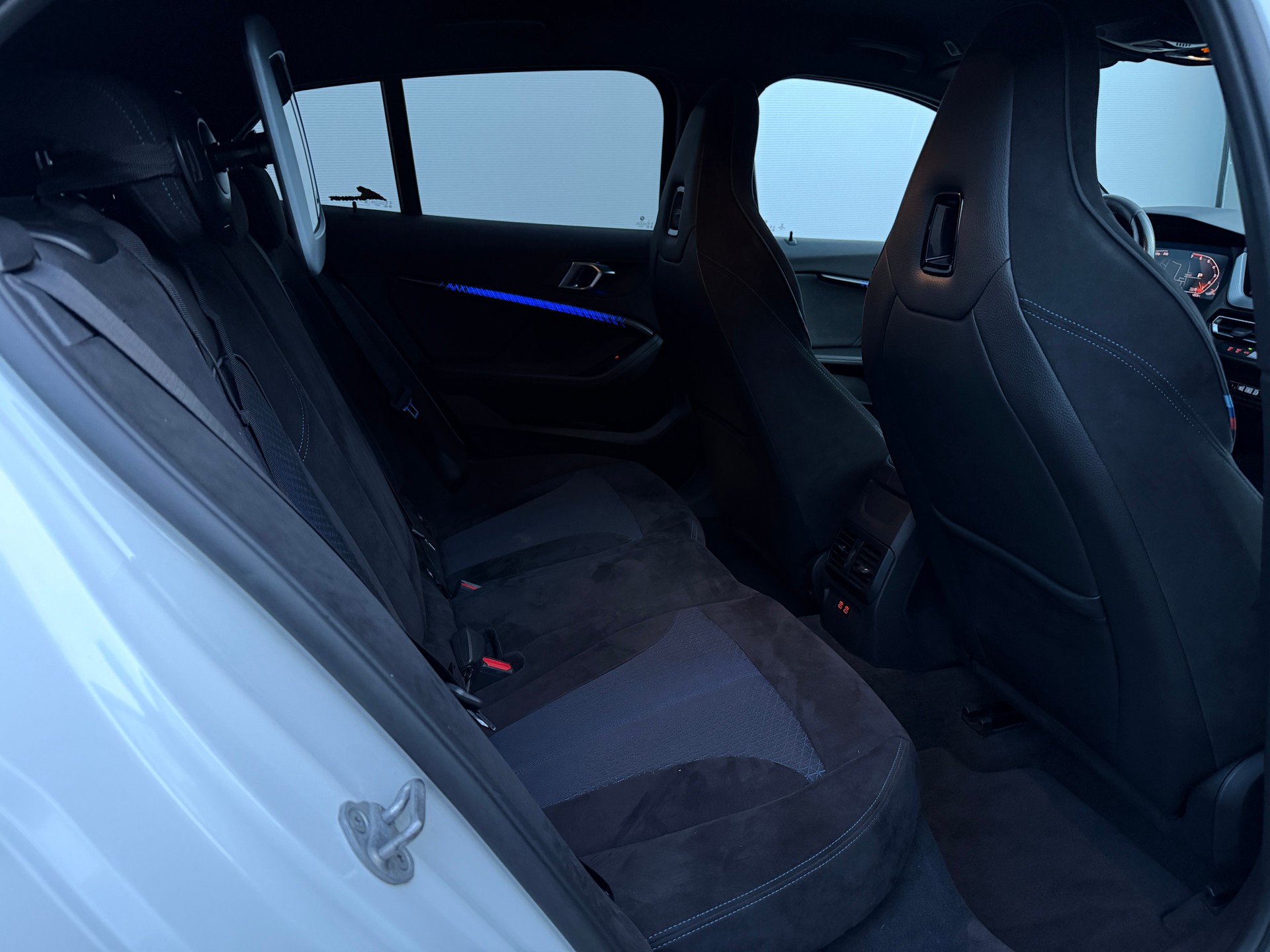 BMW M135i xDrive Steptronic-image-14