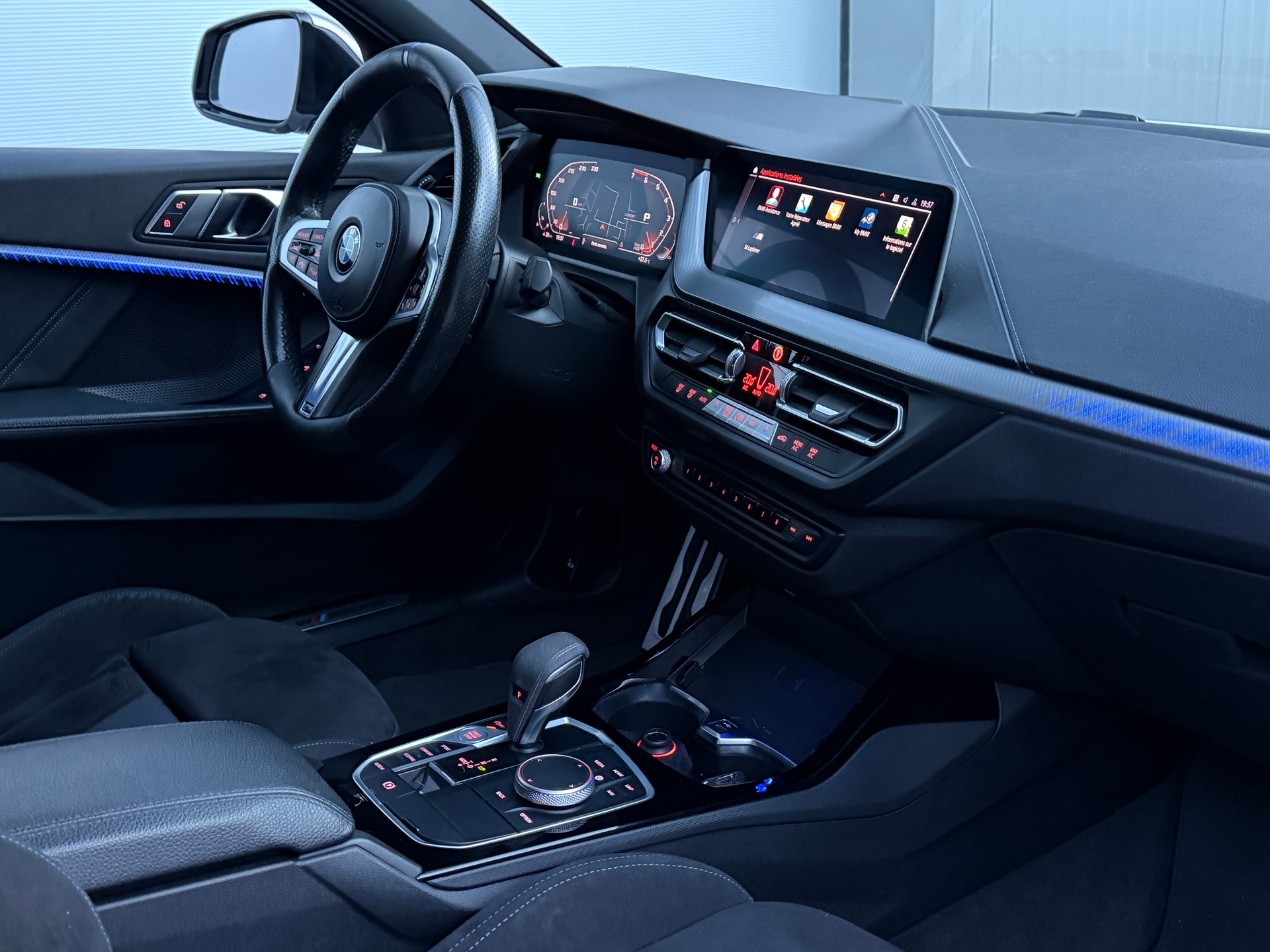 BMW M135i xDrive Steptronic-image-12