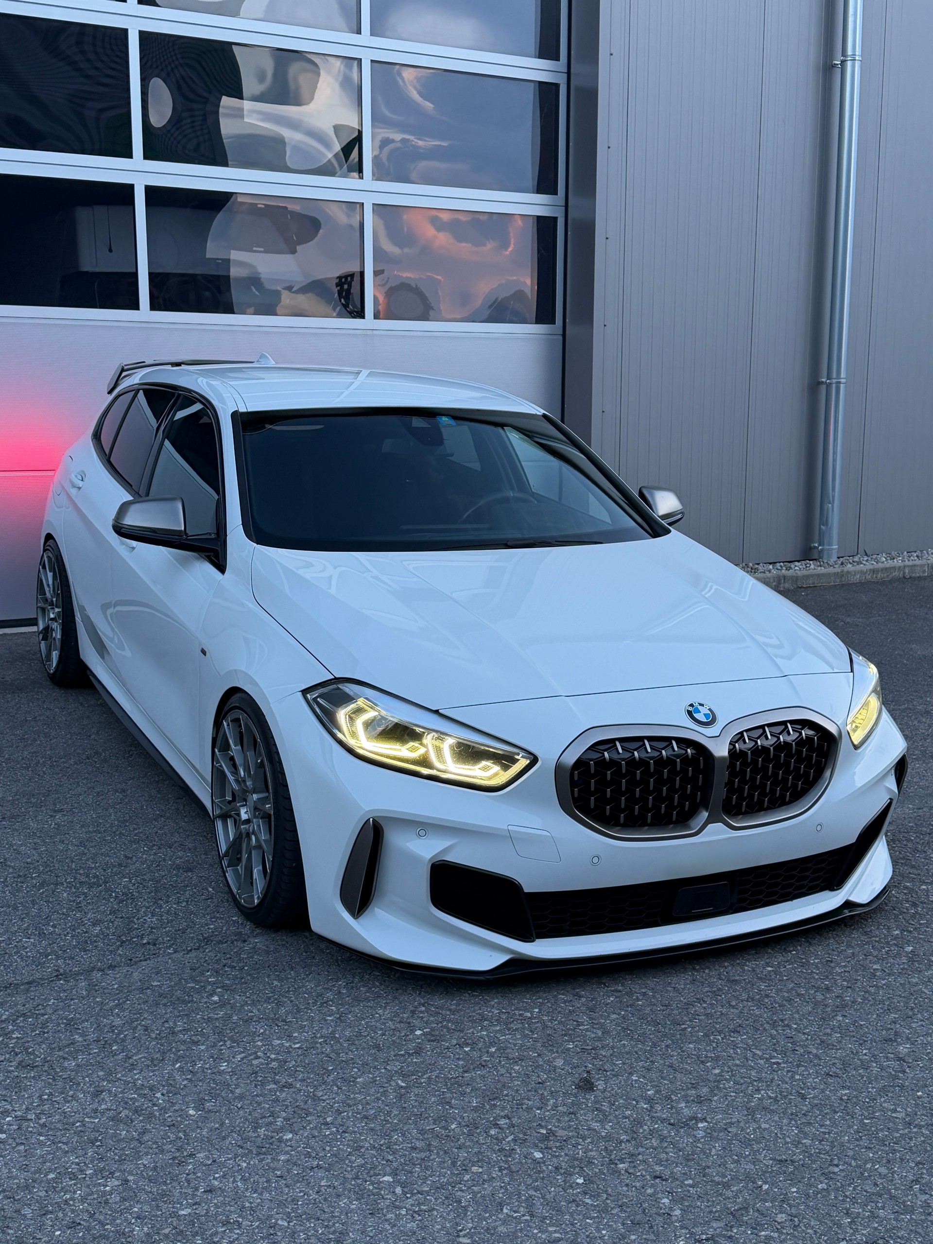 BMW M135i xDrive Steptronic-image-1