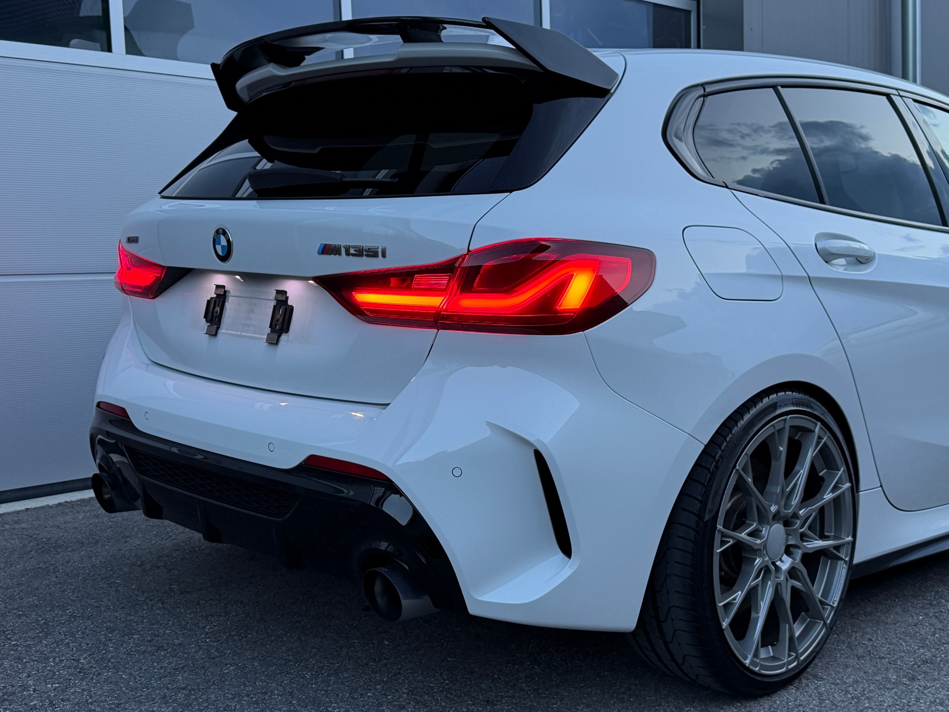 BMW M135i xDrive Steptronic-image-9