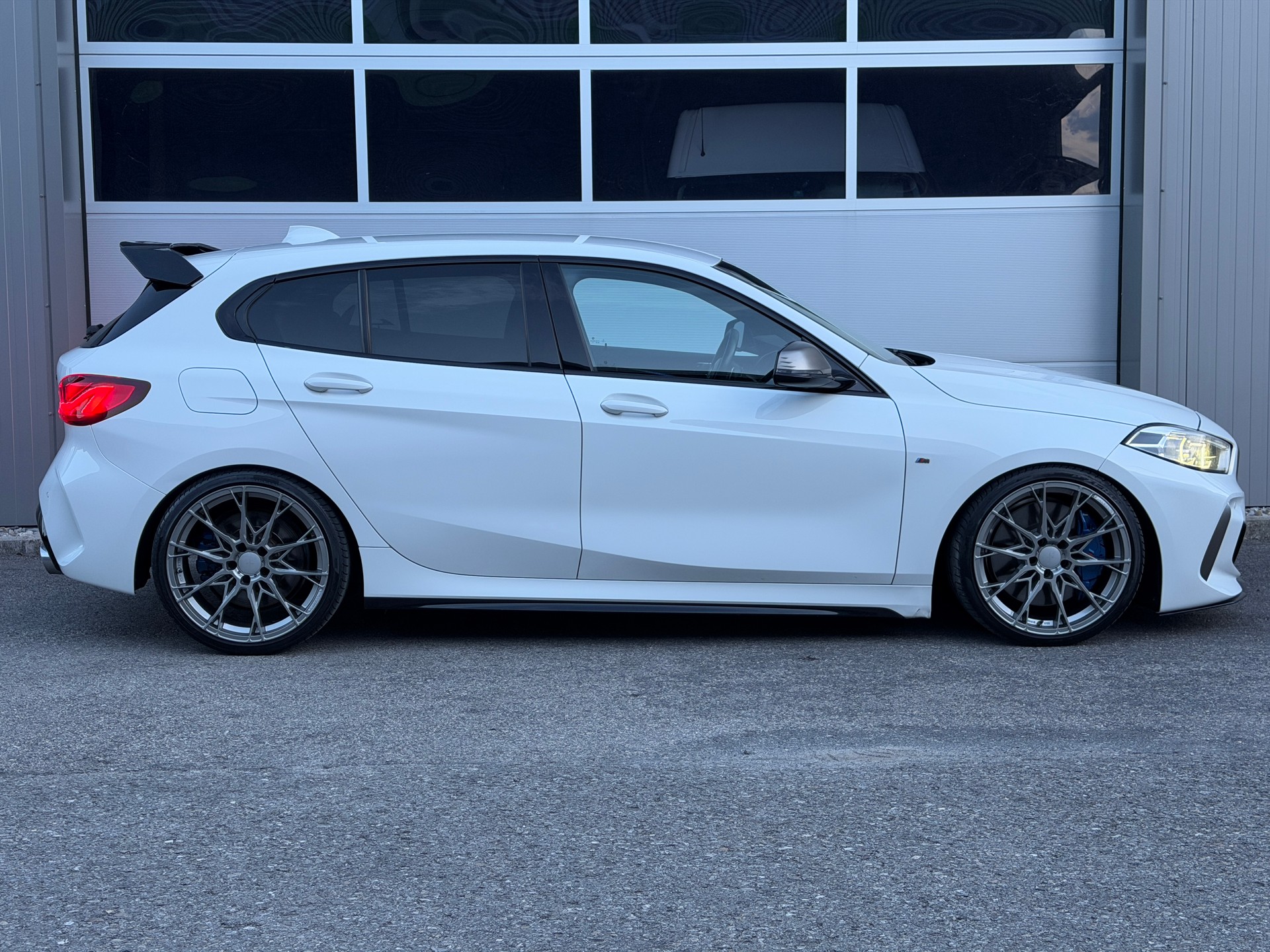 BMW M135i xDrive Steptronic-image-5