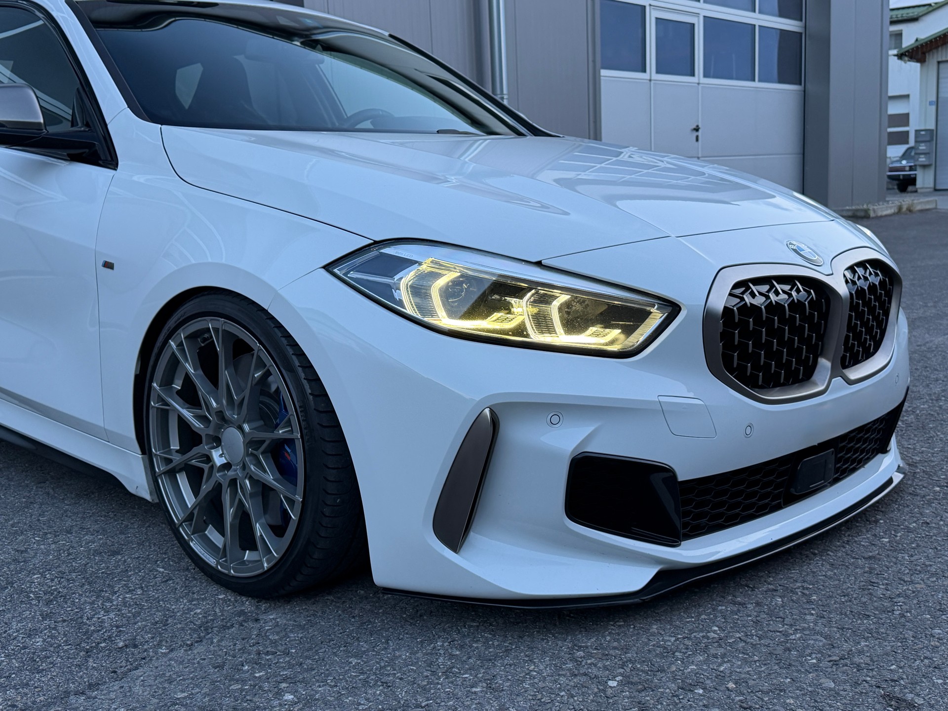 BMW M135i xDrive Steptronic-image-10