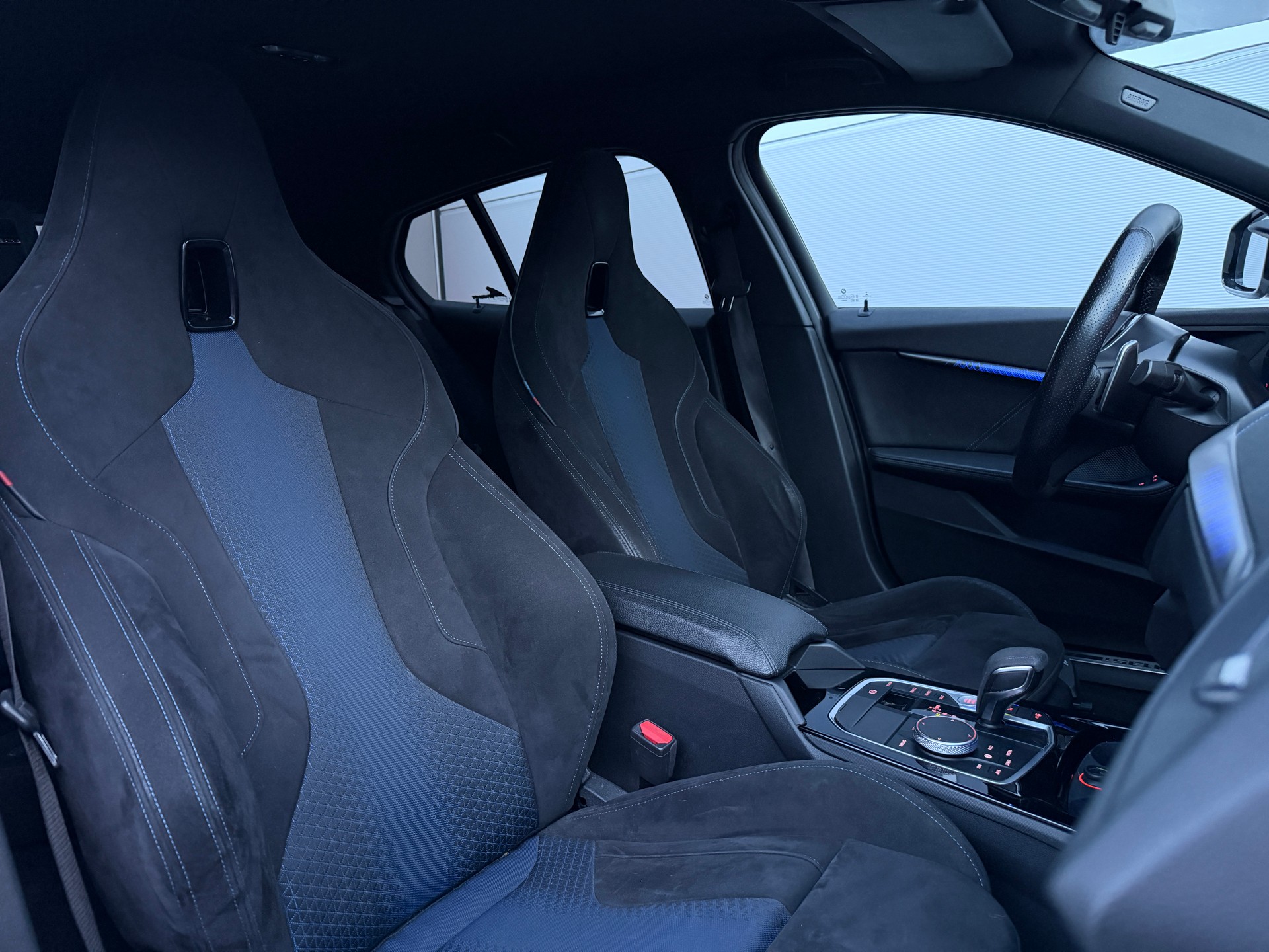 BMW M135i xDrive Steptronic-image-13