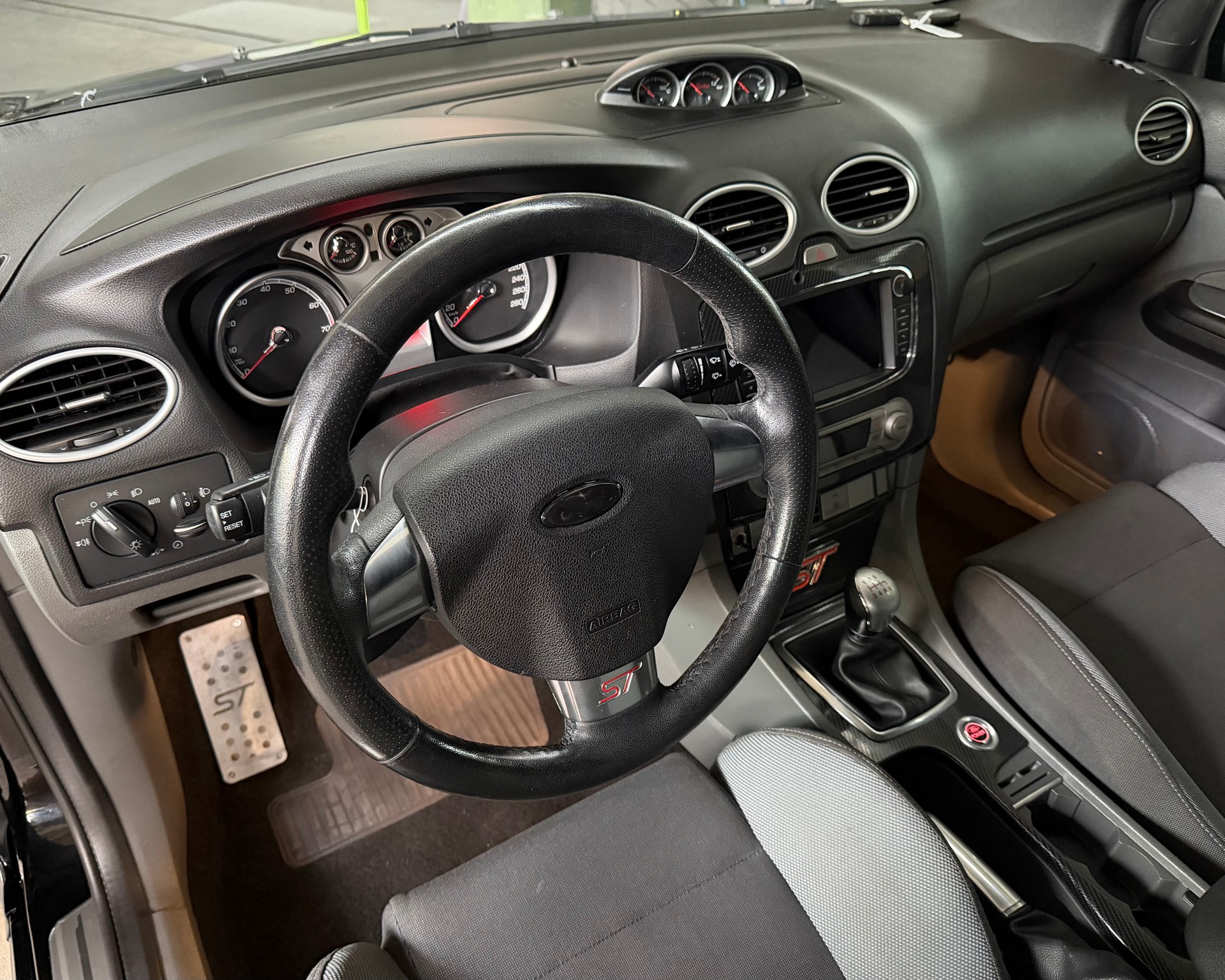 FORD Focus 2.5 Turbo ST-image-3
