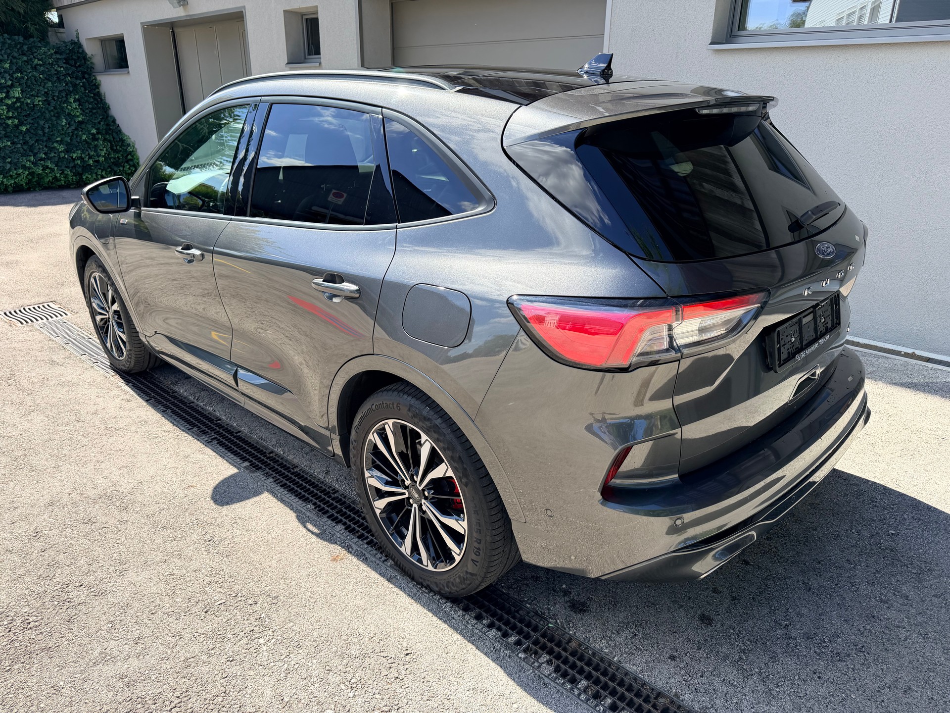 FORD Kuga 2.5 PHEV ST-Line X 2WD-image-4