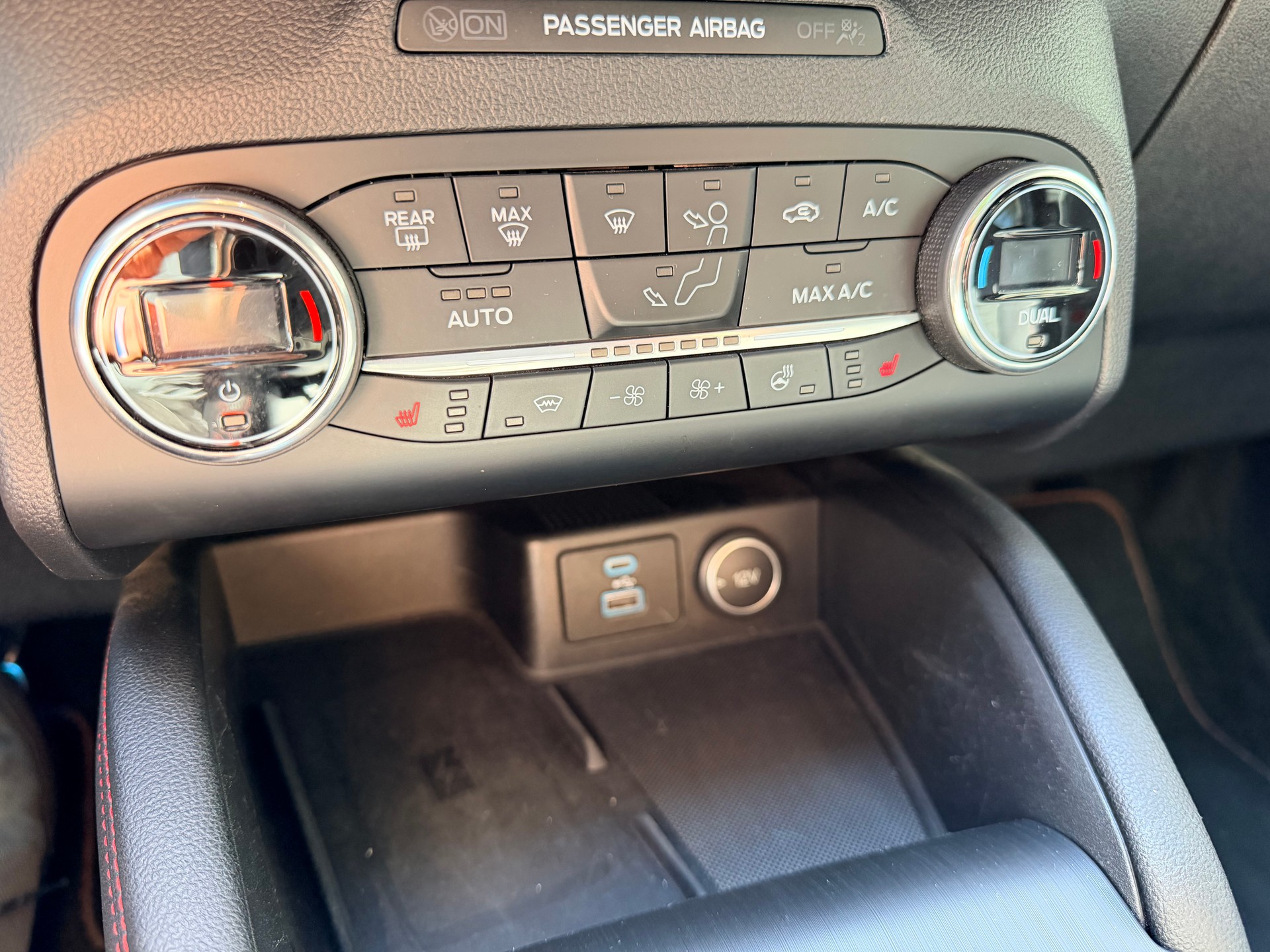 FORD Kuga 2.5 PHEV ST-Line X 2WD-image-11