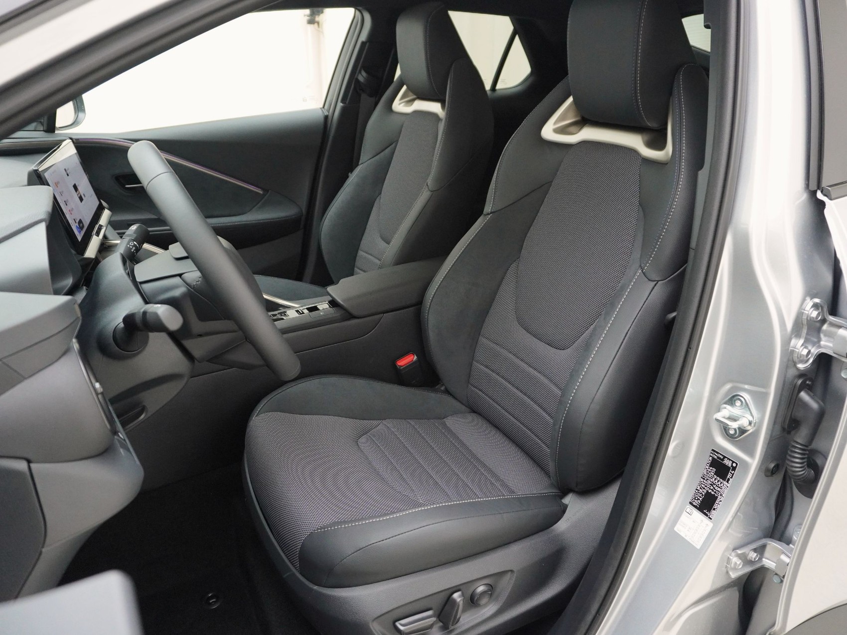 TOYOTA C-HR 2.0 HEV Style 4x4 đ€ mit Panorama Glasdach đ€ -image-7