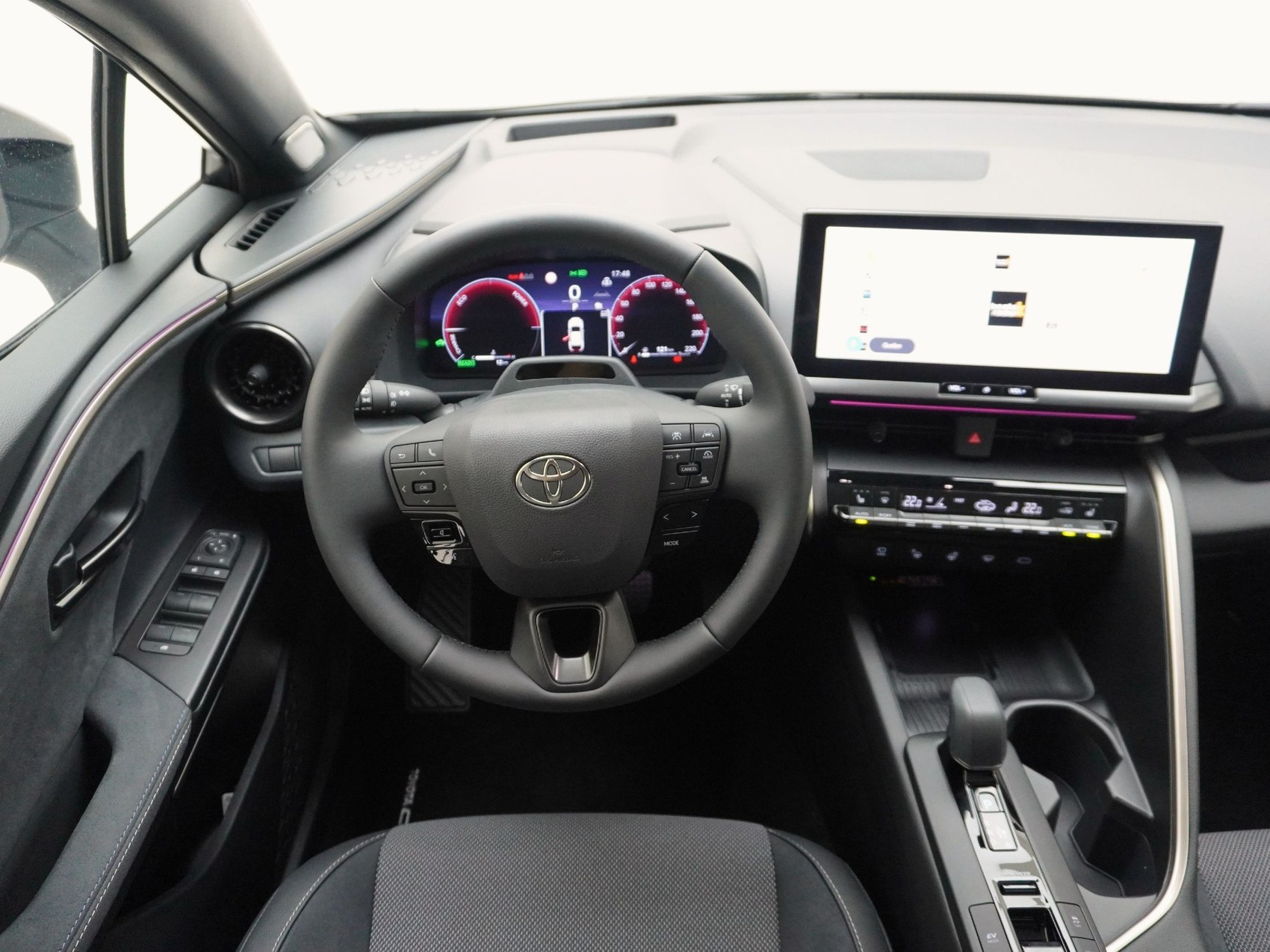 TOYOTA C-HR 2.0 HEV Style 4x4 đ€ mit Panorama Glasdach đ€ -image-9