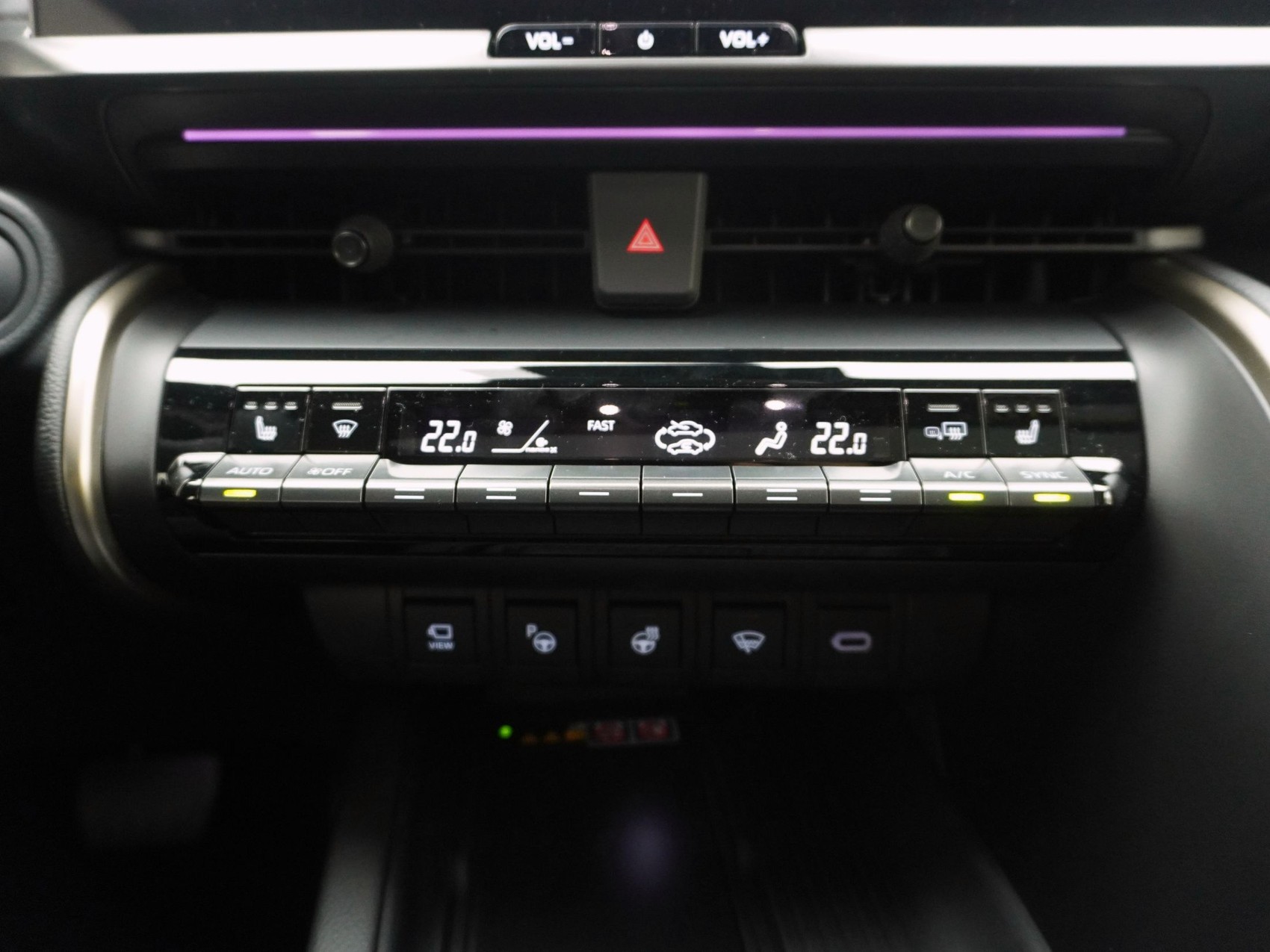 TOYOTA C-HR 2.0 HEV Style 4x4 đ€ mit Panorama Glasdach đ€ -image-11