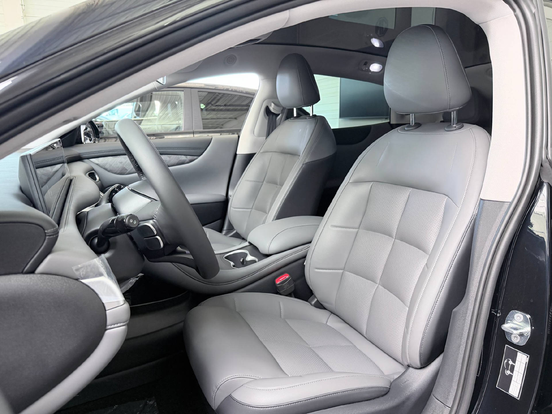 MG IM5 100 kWh Performance 20 4WD-image-7