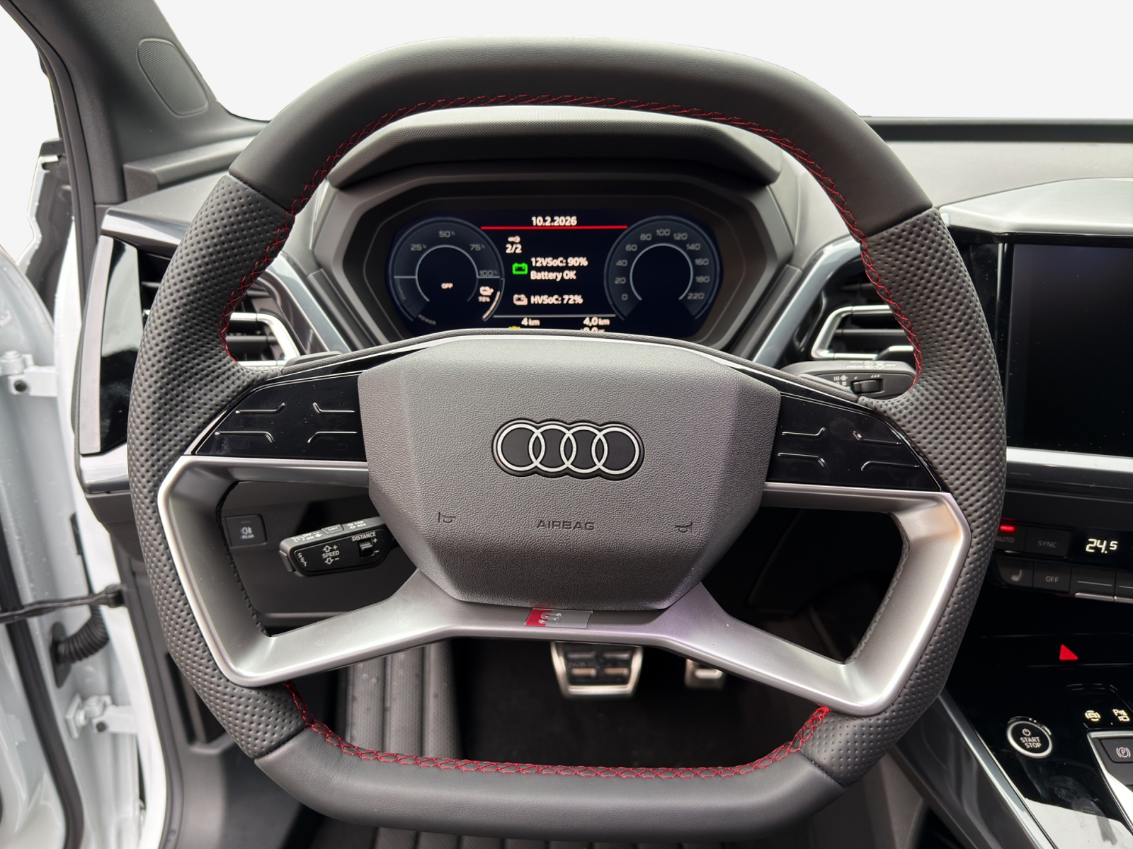 AUDI Q4 e-tron 45 Edition Swiss Ski quattro-image-9