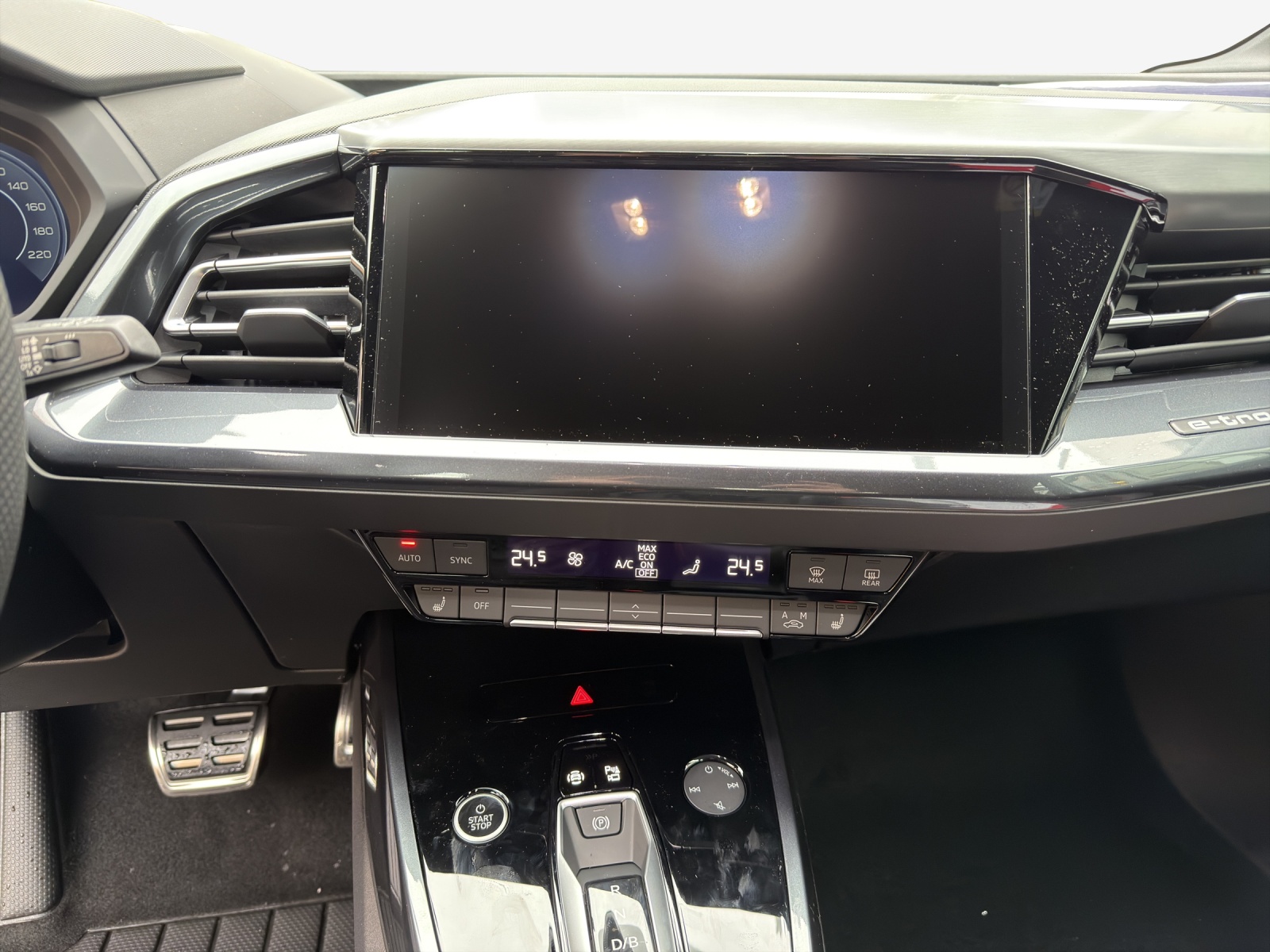 AUDI Q4 e-tron 45 Edition Swiss Ski quattro-image-10