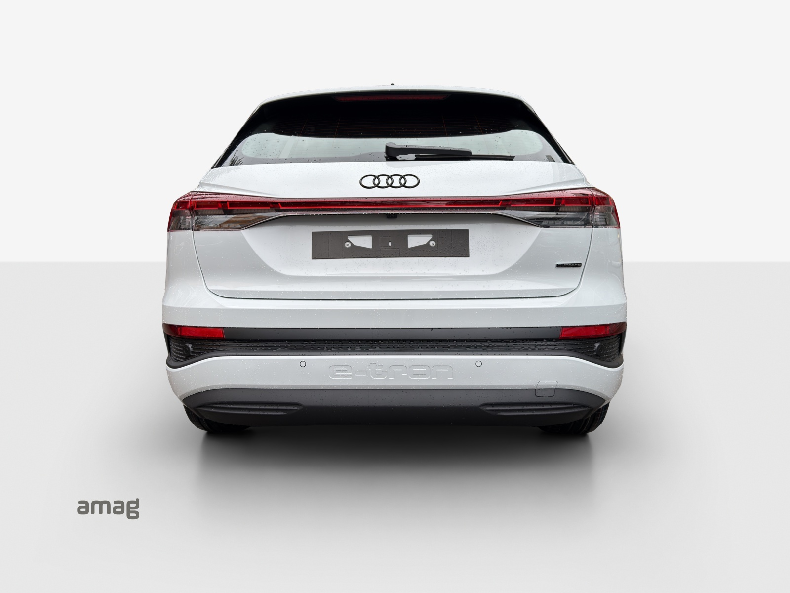 AUDI Q4 e-tron 45 Edition Swiss Ski quattro-image-3