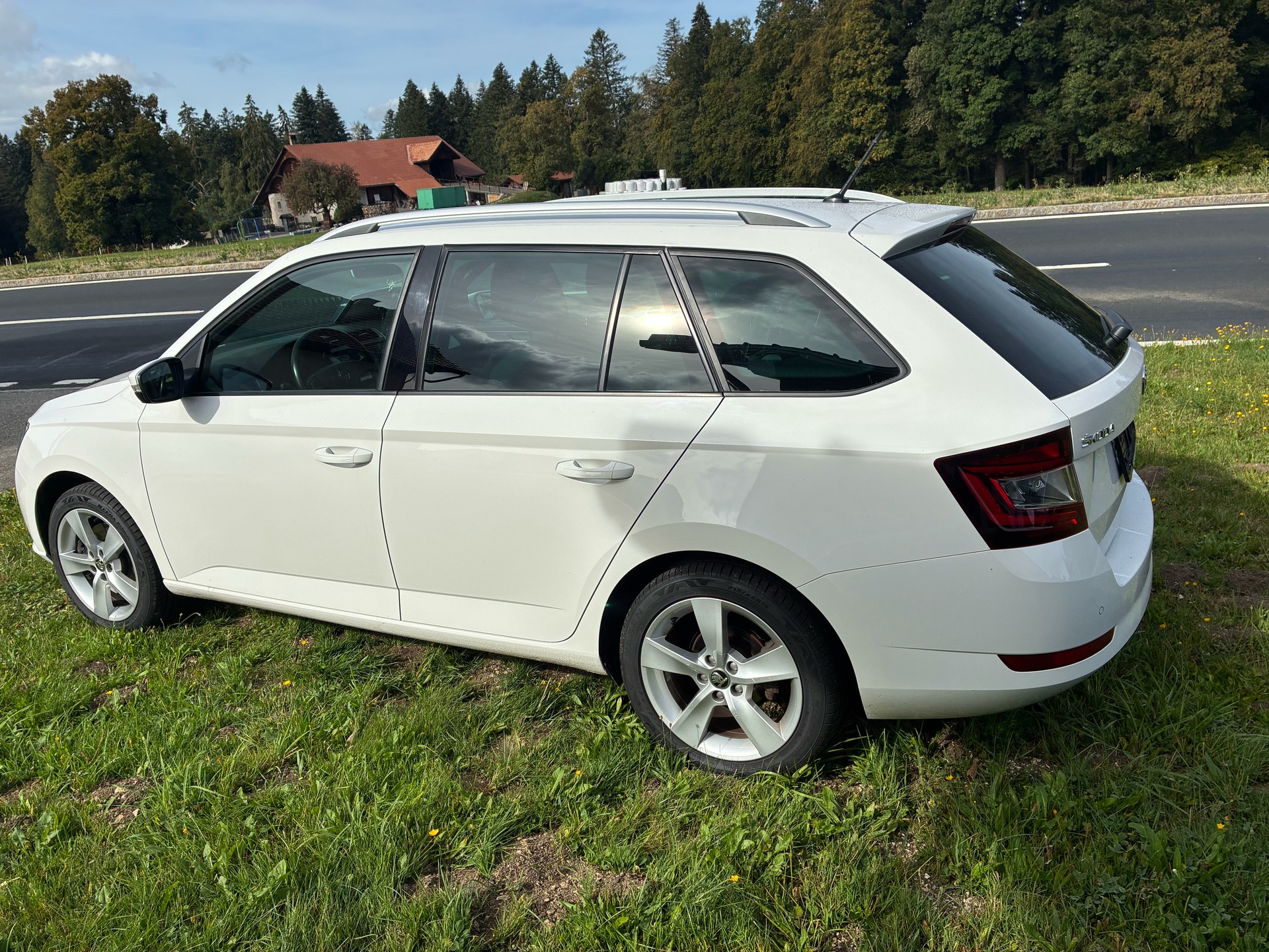 SKODA Fabia Combi 1.0 TSI Style-image-2