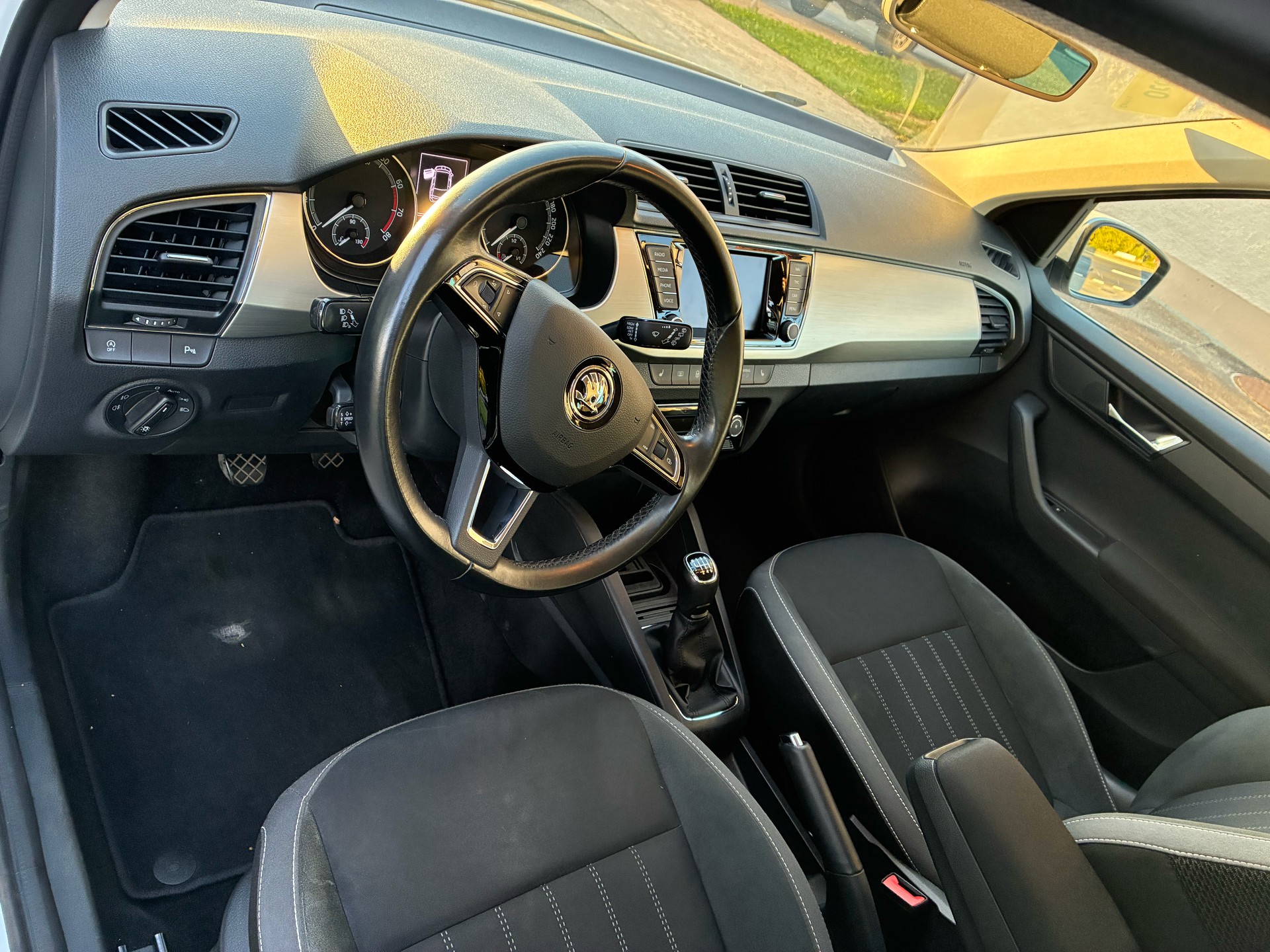 SKODA Fabia Combi 1.0 TSI Style-image-10