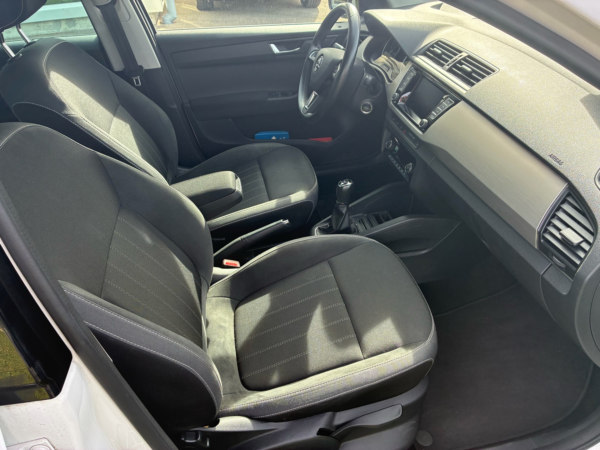 SKODA Fabia Combi 1.0 TSI Style-image-15