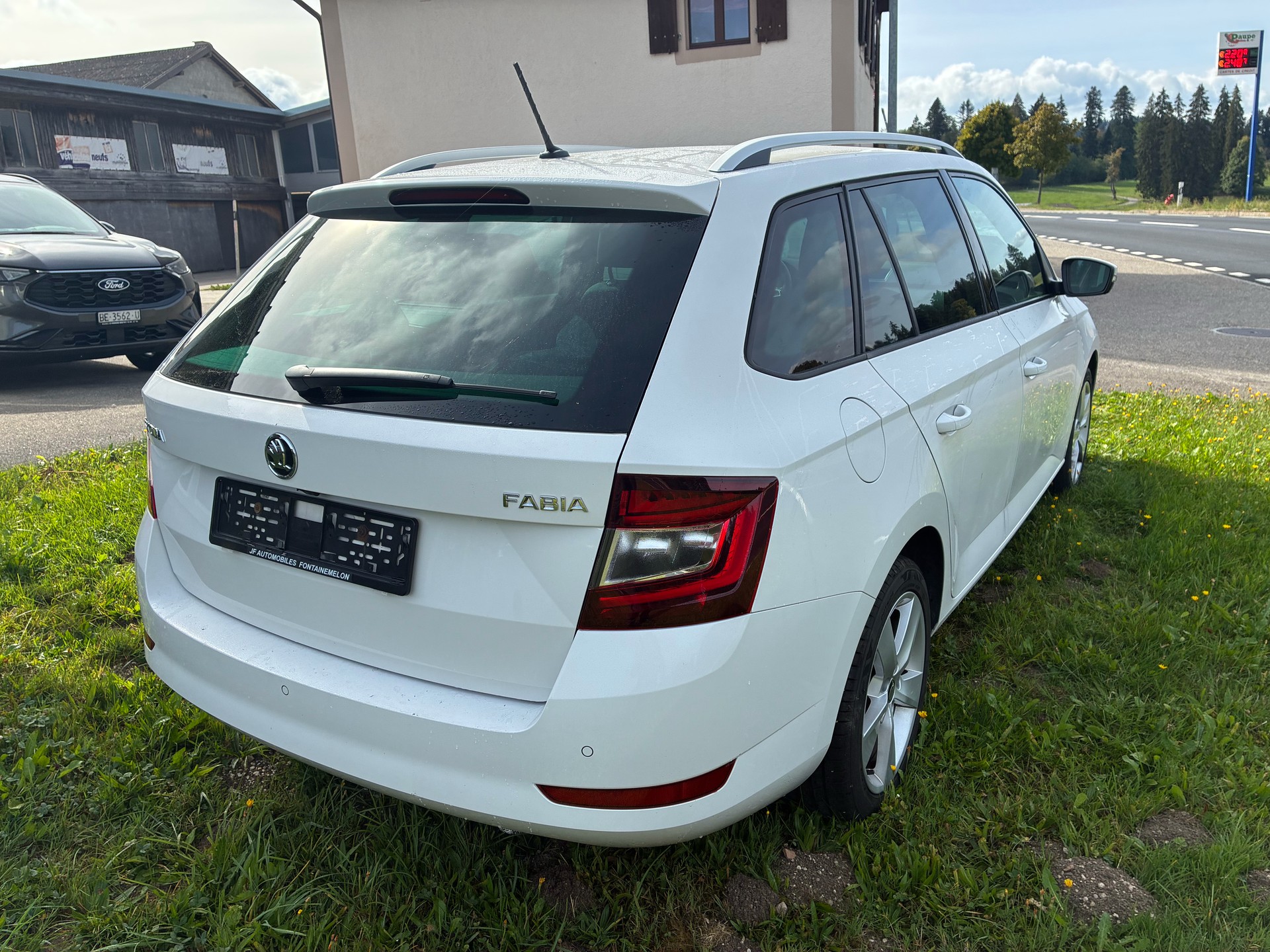 SKODA Fabia Combi 1.0 TSI Style-image-4