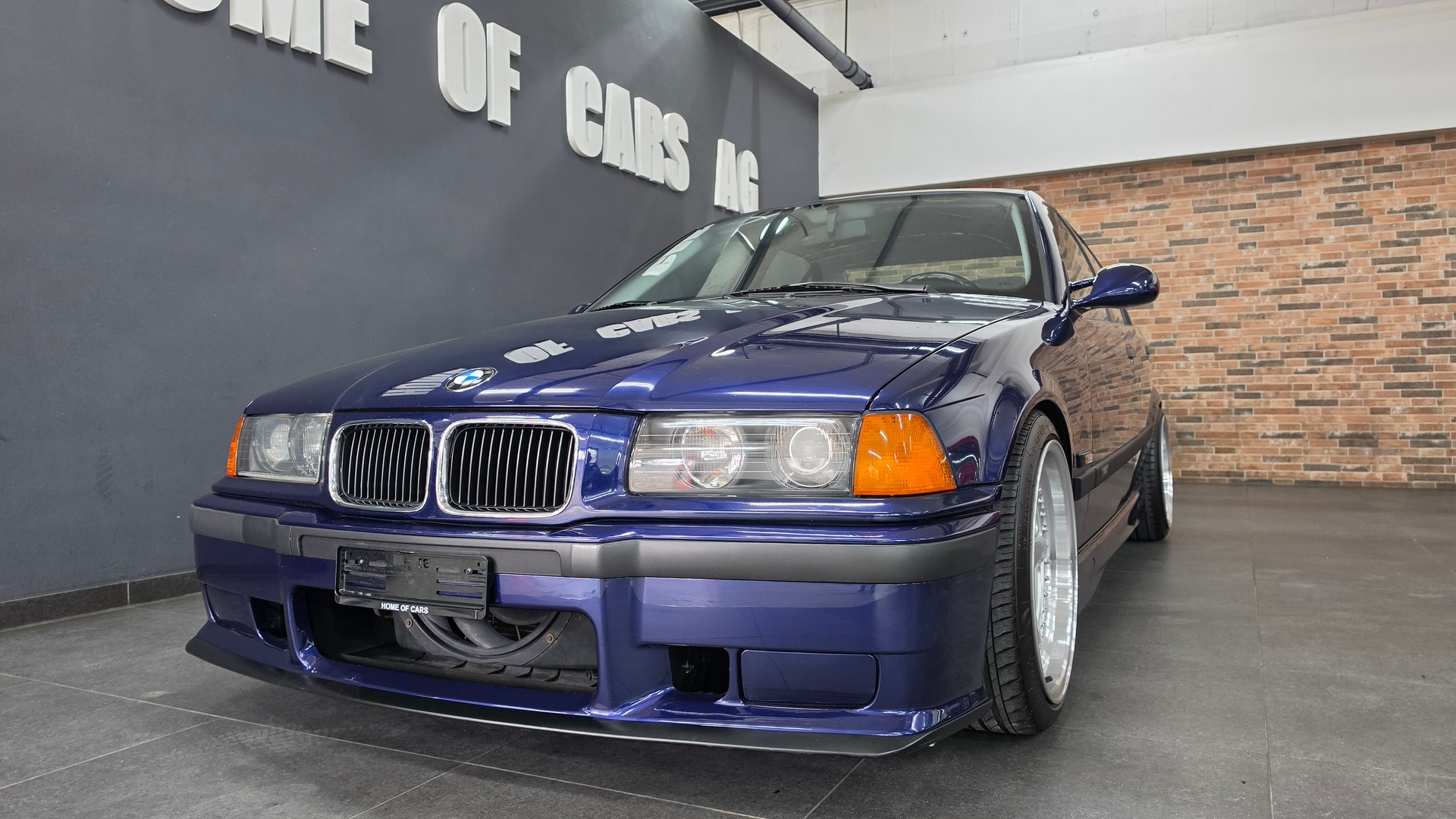 BMW 318iS-image-0