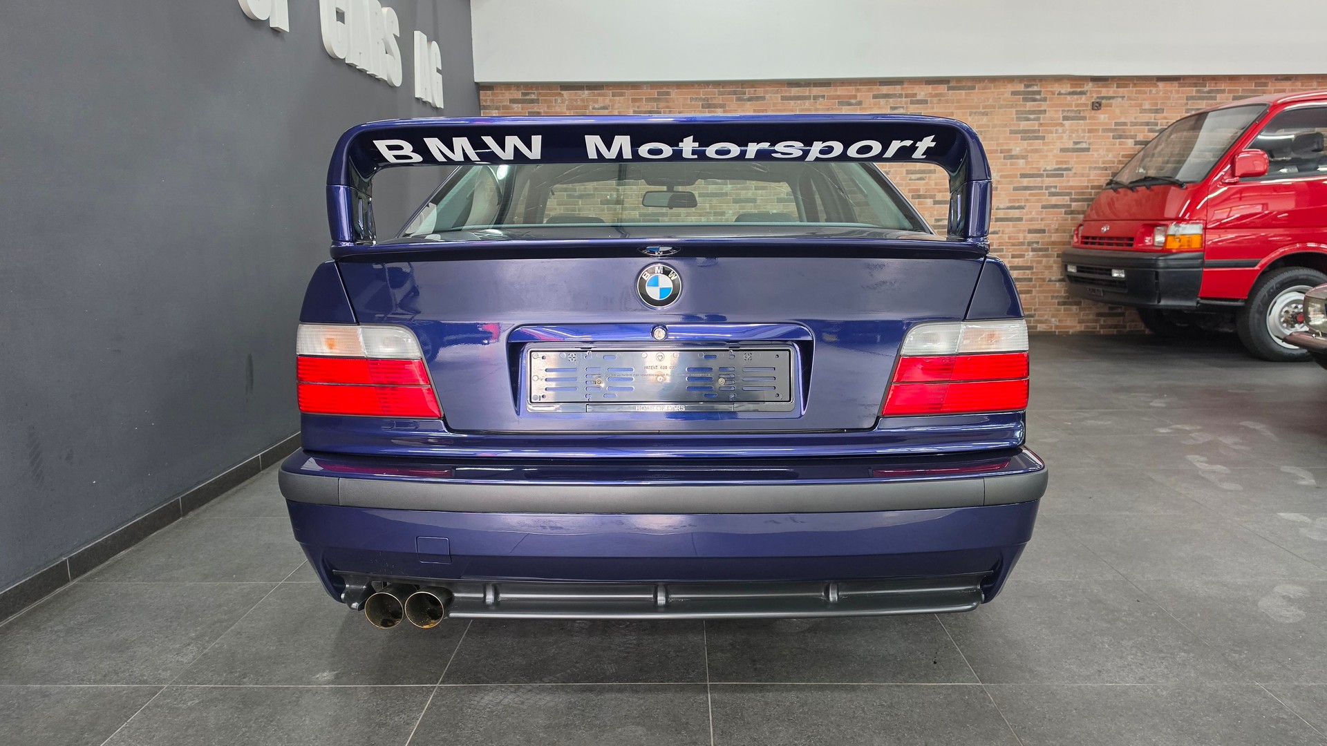 BMW 318iS-image-12