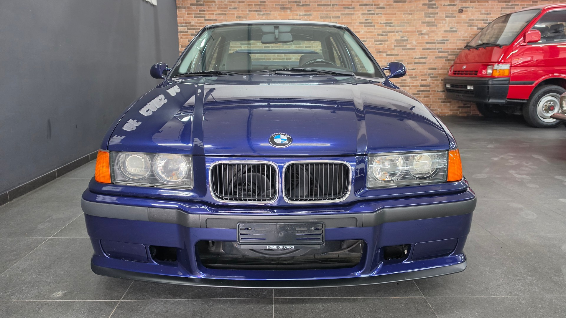BMW 318iS-image-20