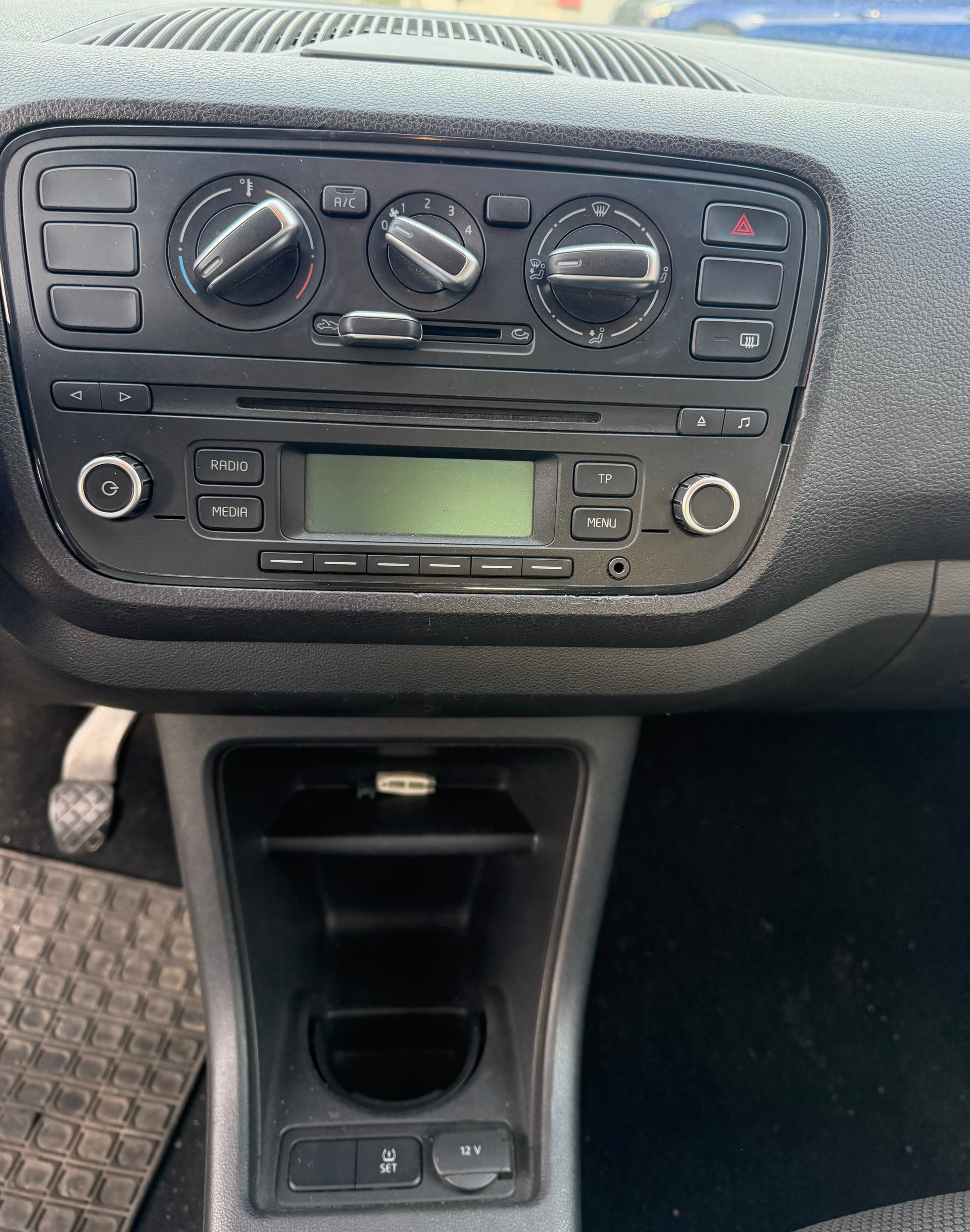 SKODA Citigo 1.0 G-tec Ambition-image-6