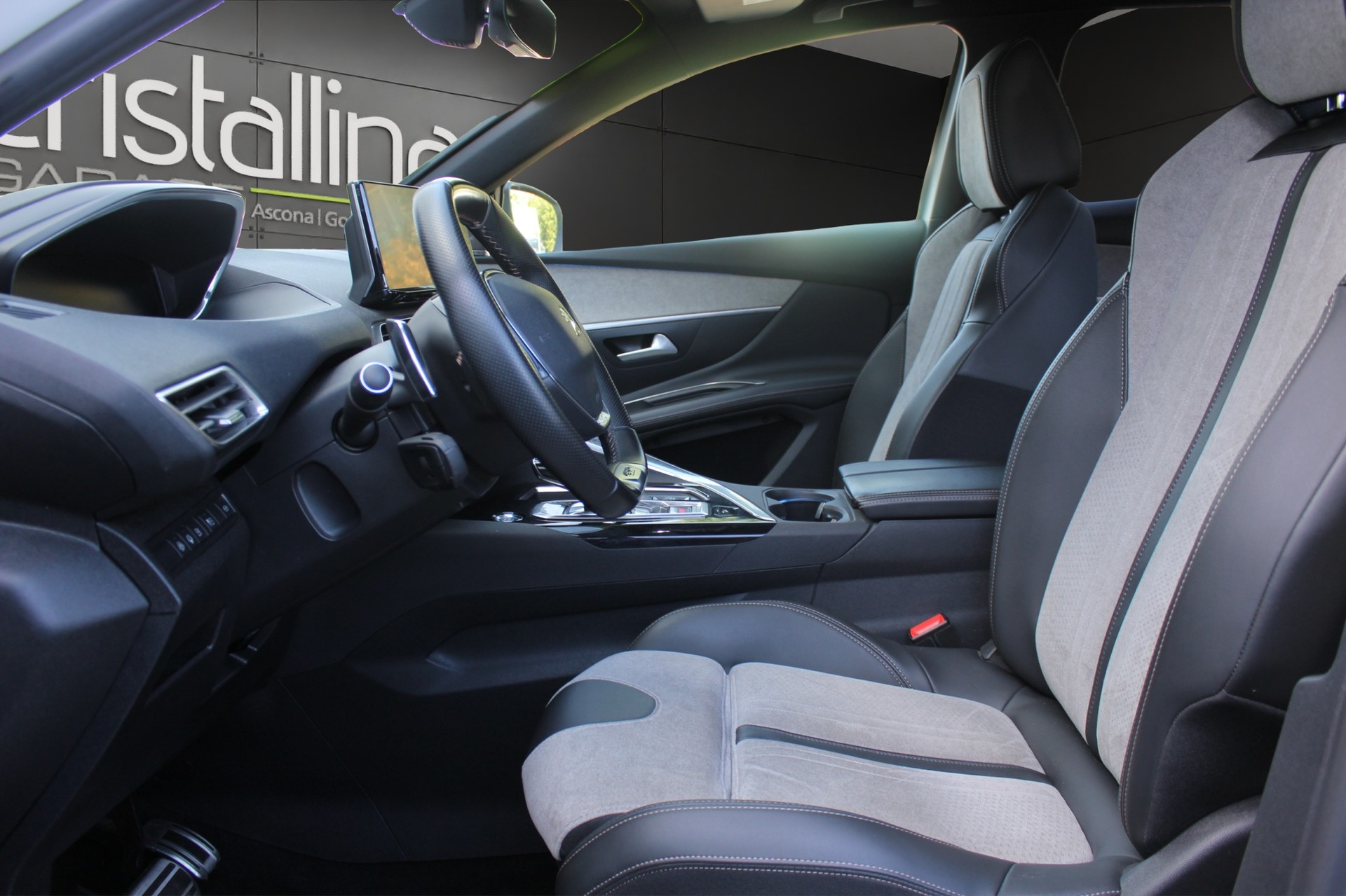 PEUGEOT 3008 1.6 Plug-in Hybrid4 GT Pack-image-6