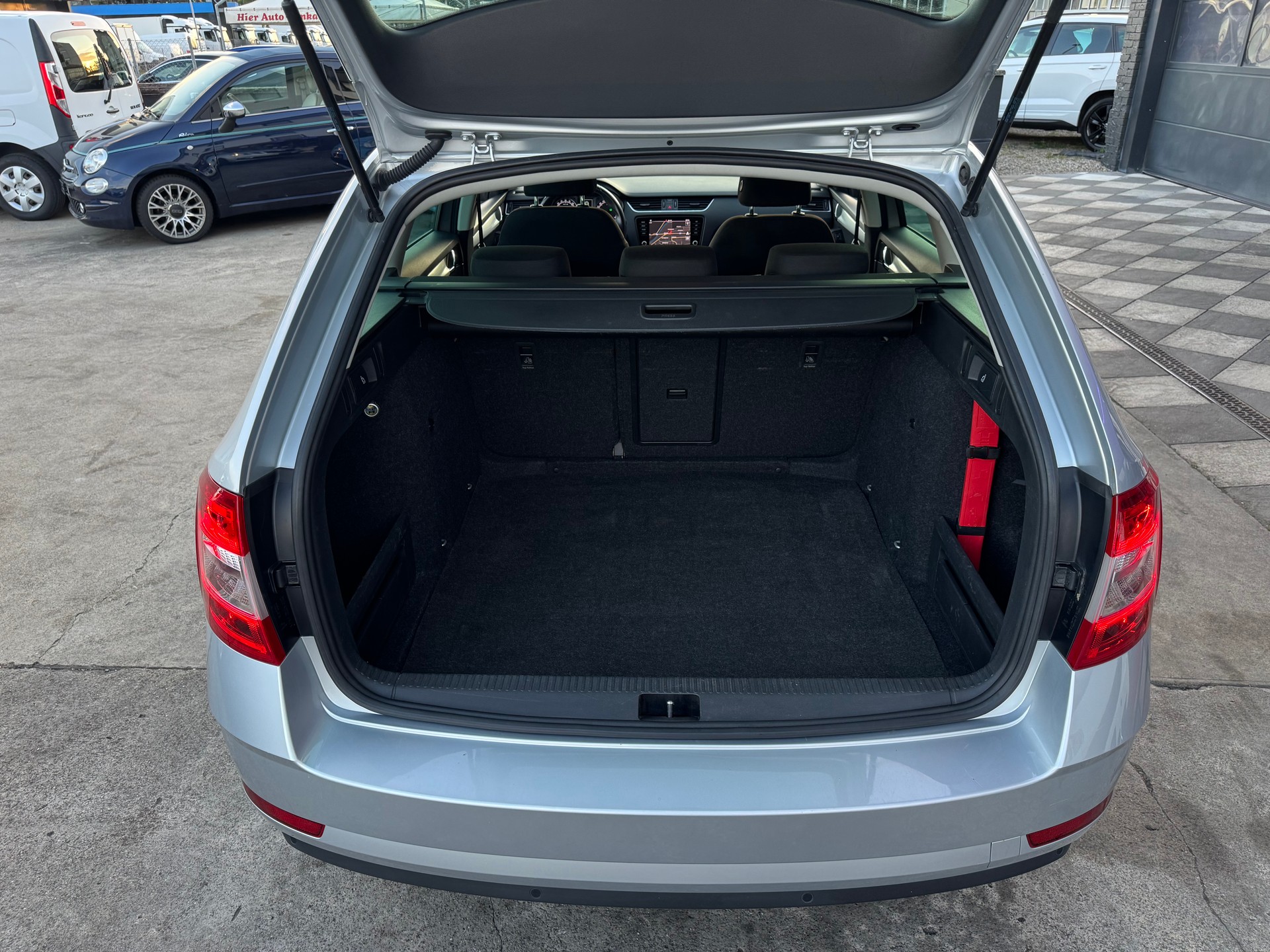 SKODA Octavia Combi 2.0 TDI Ambition 4x4-image-22