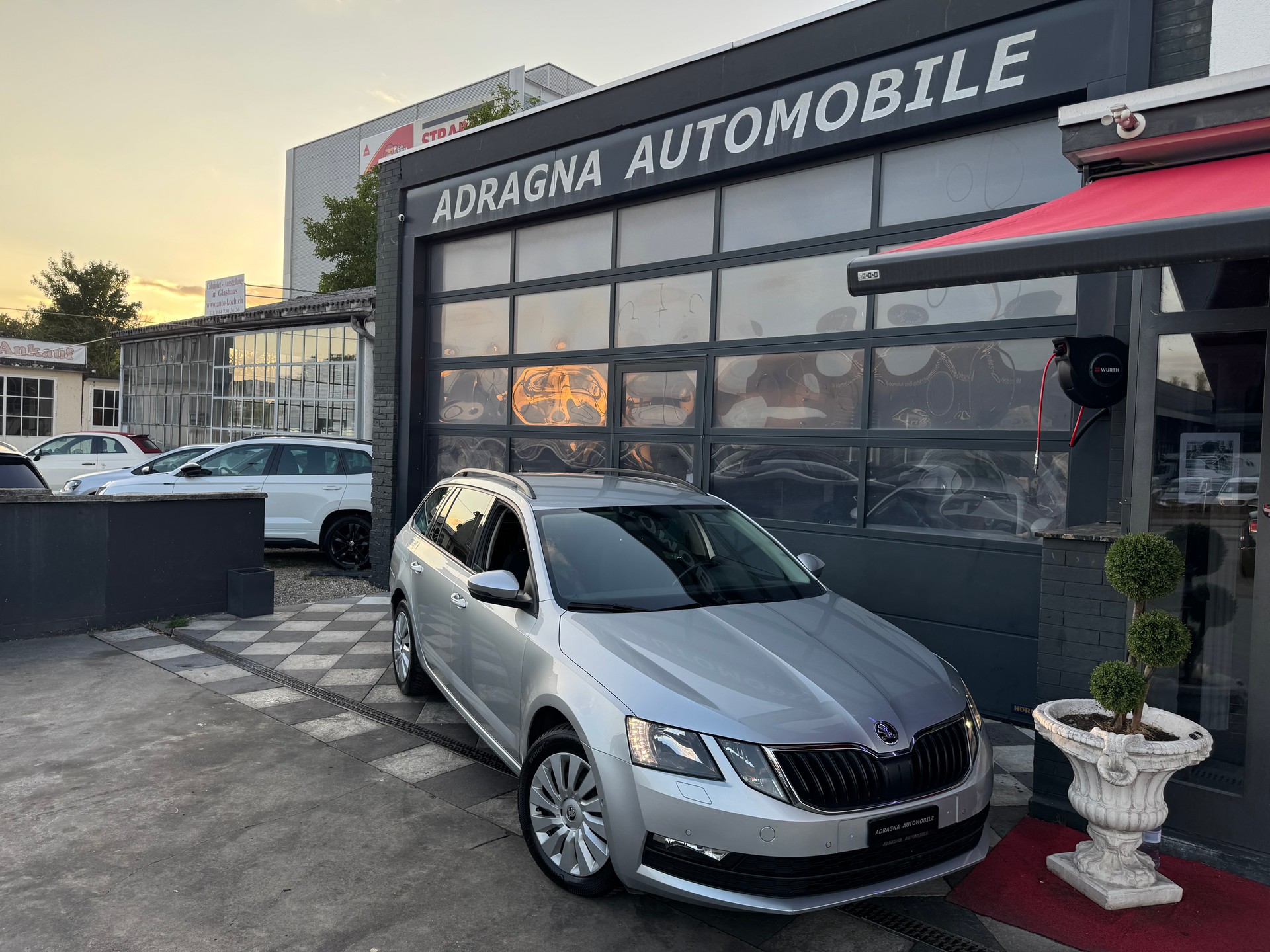 SKODA Octavia Combi 2.0 TDI Ambition 4x4-image-1