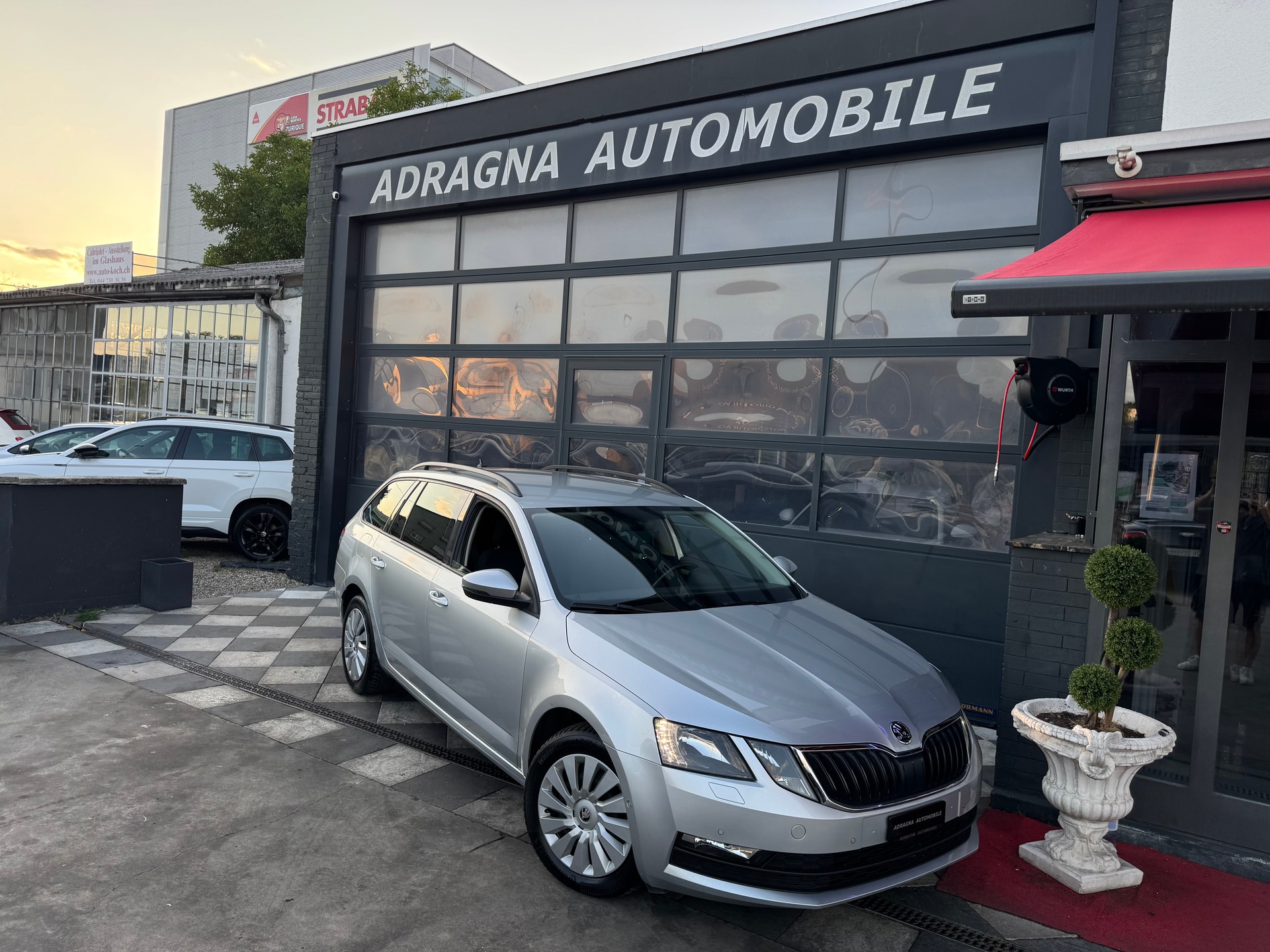 SKODA Octavia Combi 2.0 TDI Ambition 4x4-image-0